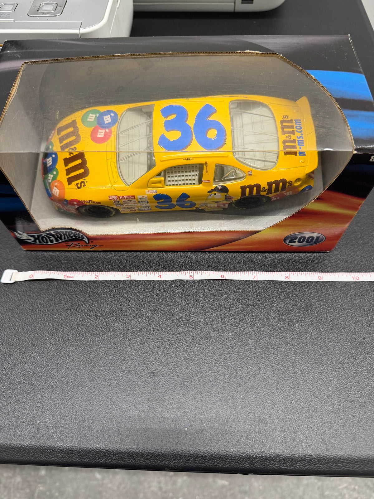Hot Wheels Racing 2001 NASCAR #36 M&M's Yellow 1:24 Scale Die-Cast Car 50770 NIB