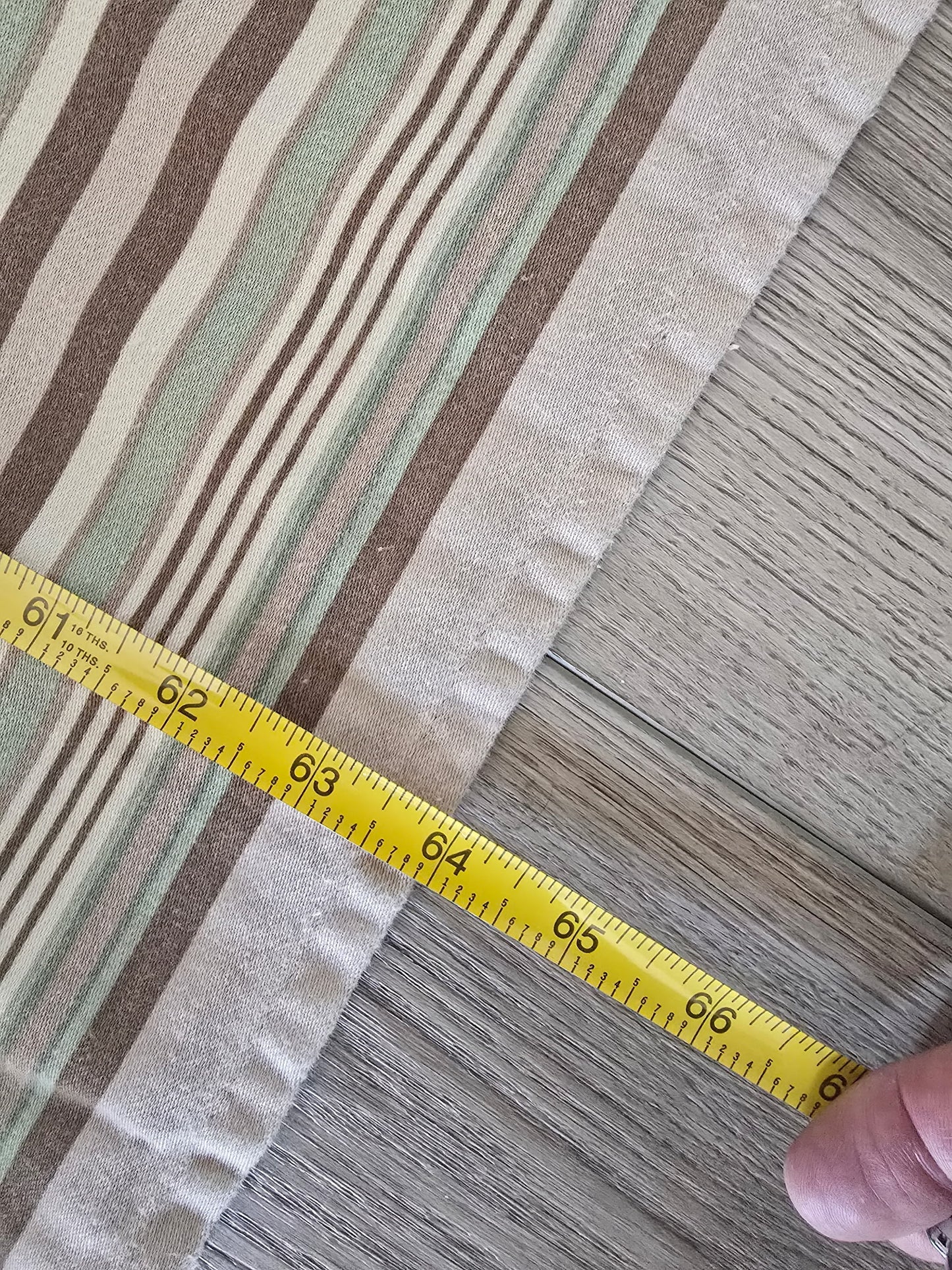 Striped Curtain Panel – Pre‑Owned