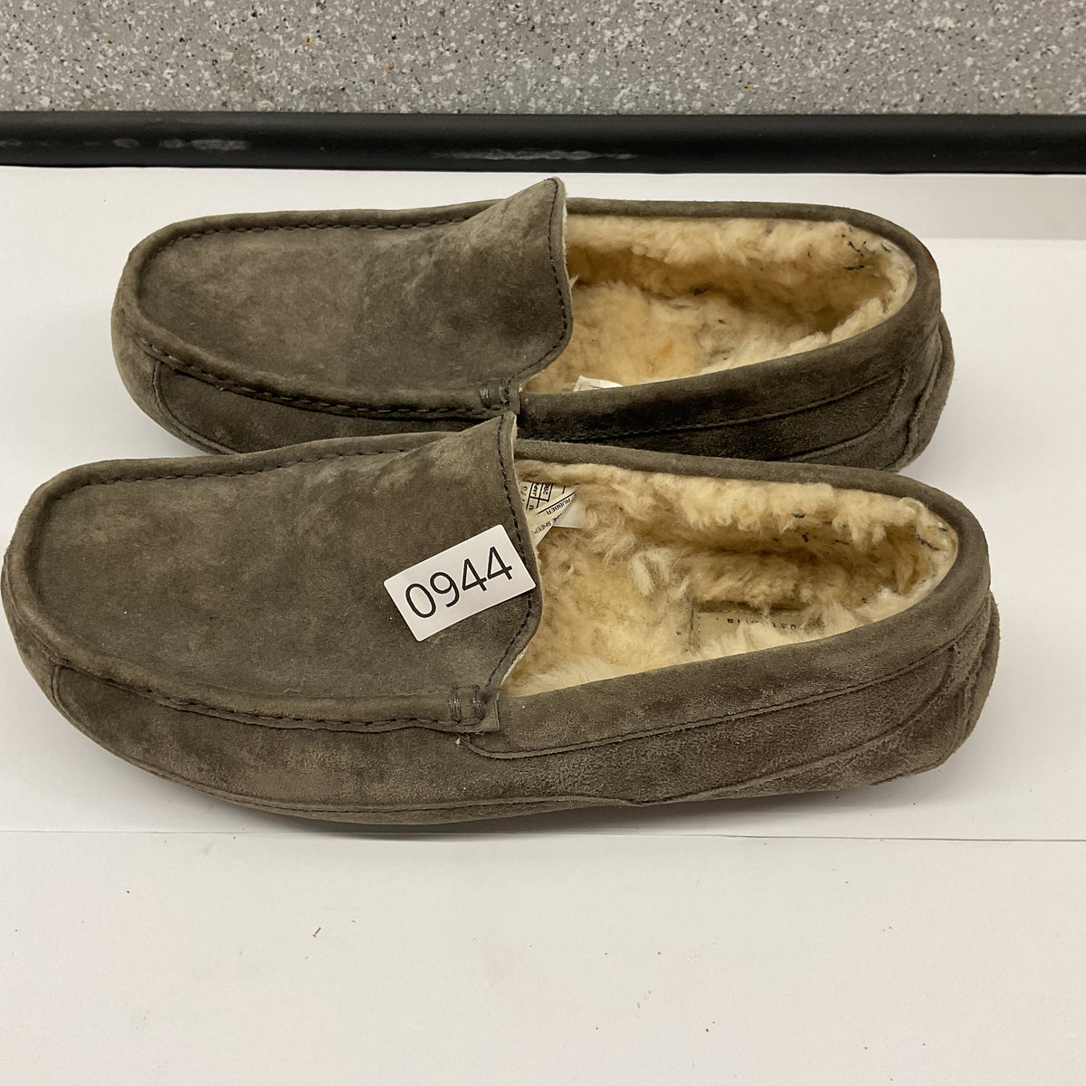 UGG Australia Men's Ascot Suede Sheepskin Moccasin Slippers Grey Size 10 (S/N 5775)
