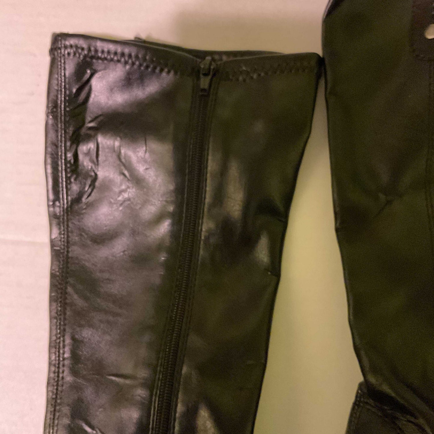 Women’s boots size 6