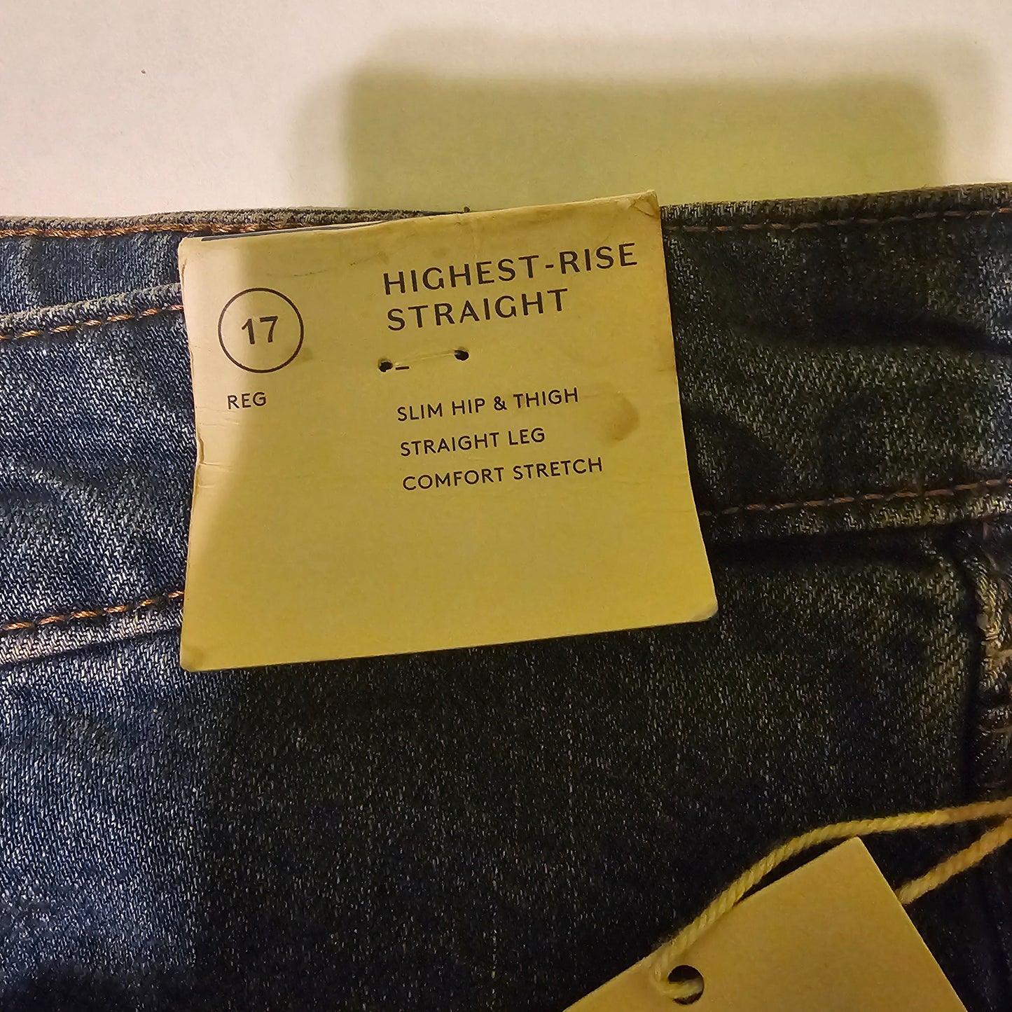 Universal Thread Women’s Highest-Rise Straight Jeans Size 17 Regular – Medium Wash