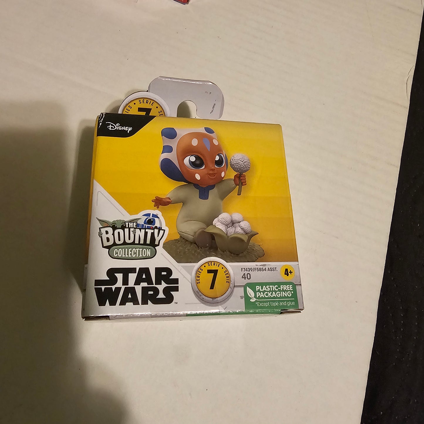 Star Wars The Bounty Collection Series 7 Figure – Ahsoka Tano Snowball Scene