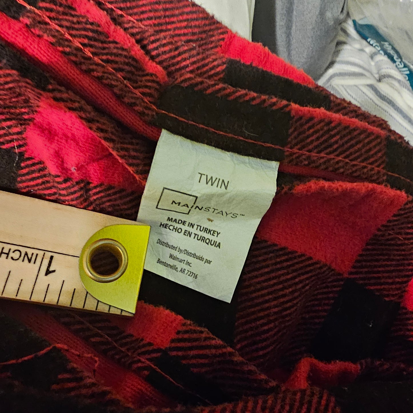 CozyCheck Twin Blanket: Red & Black Plaid Comfort