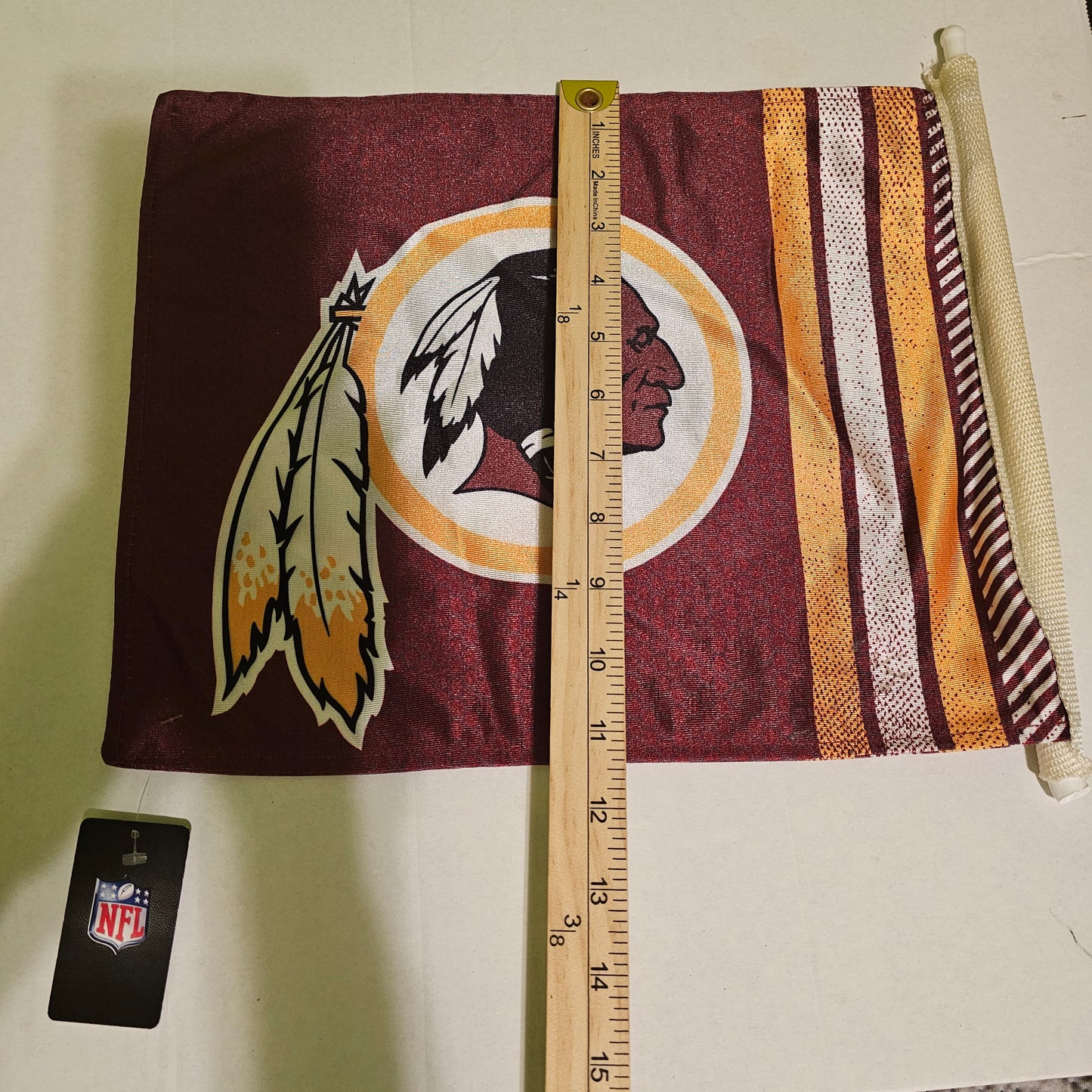 Washington Redskins Official NFL Car Flag - Legacy Logo - NWT (DAMAGED POLE)