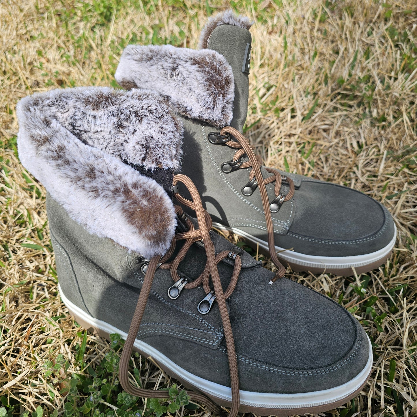 Storm by Cougar Melody Waterproof Suede Winter Boots Olive Green Women’s Size 9