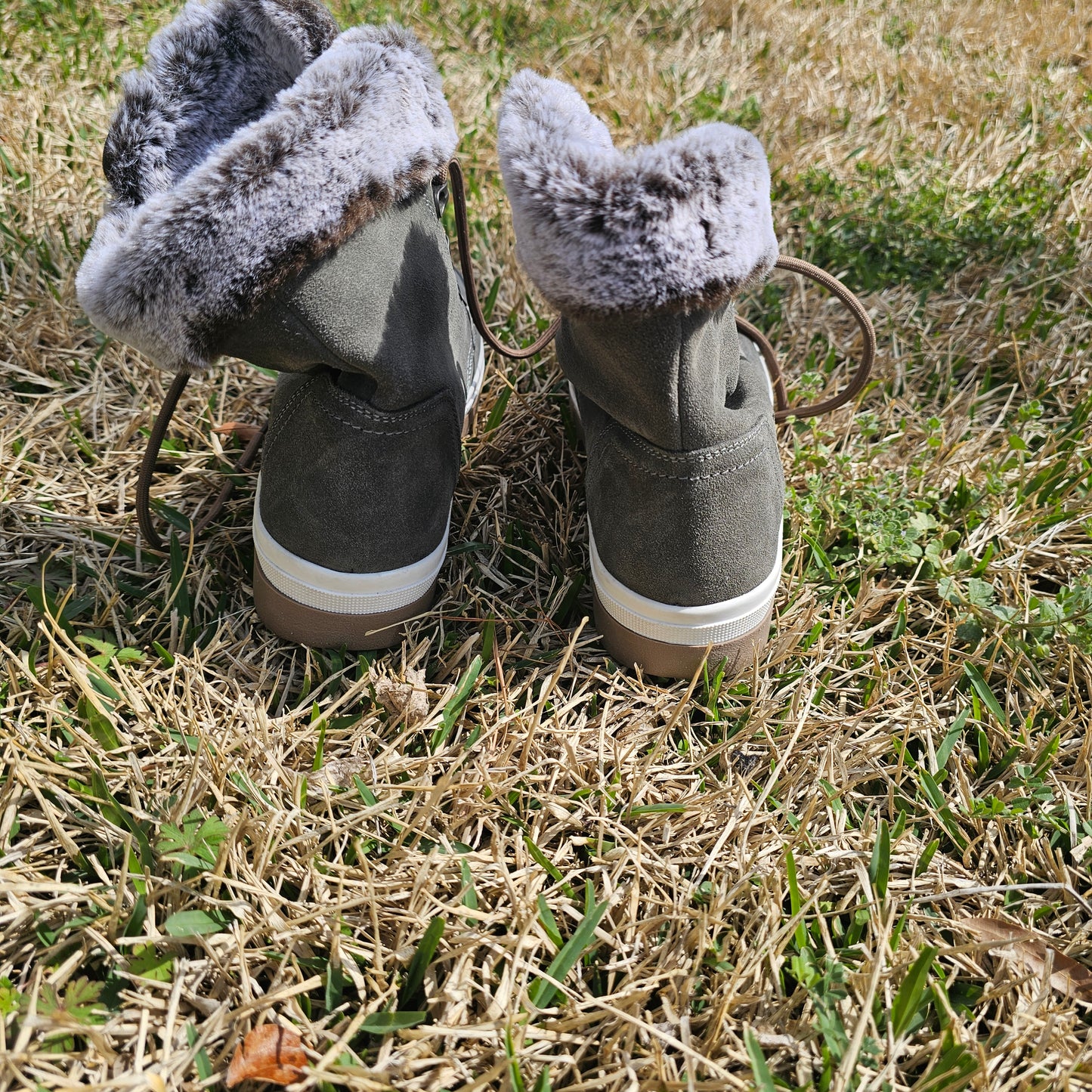 Storm by Cougar Melody Waterproof Suede Winter Boots Olive Green Women’s Size 9