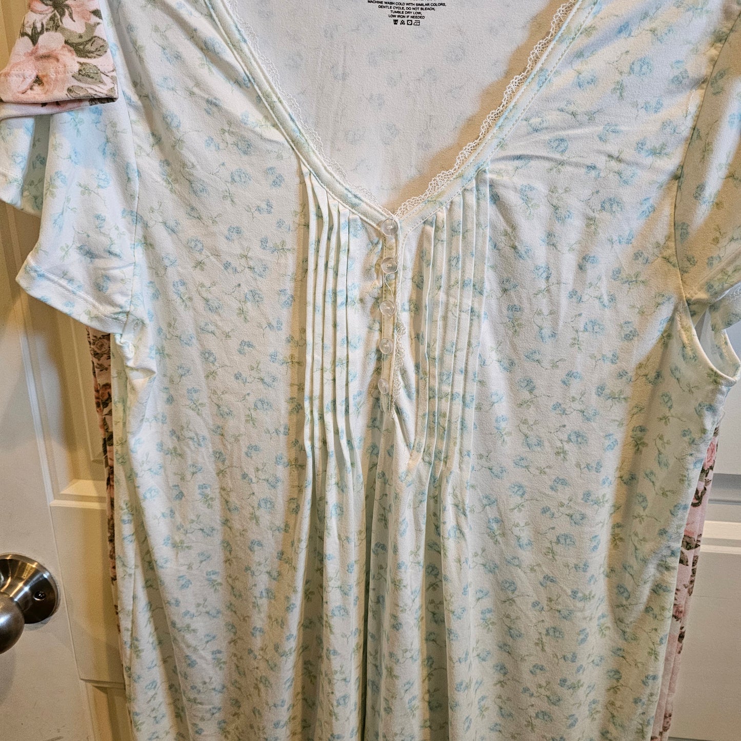 NWT Elizabeth & Nicole Sleepwear 2-Pack Nightgowns Gowns Women's Medium Floral
