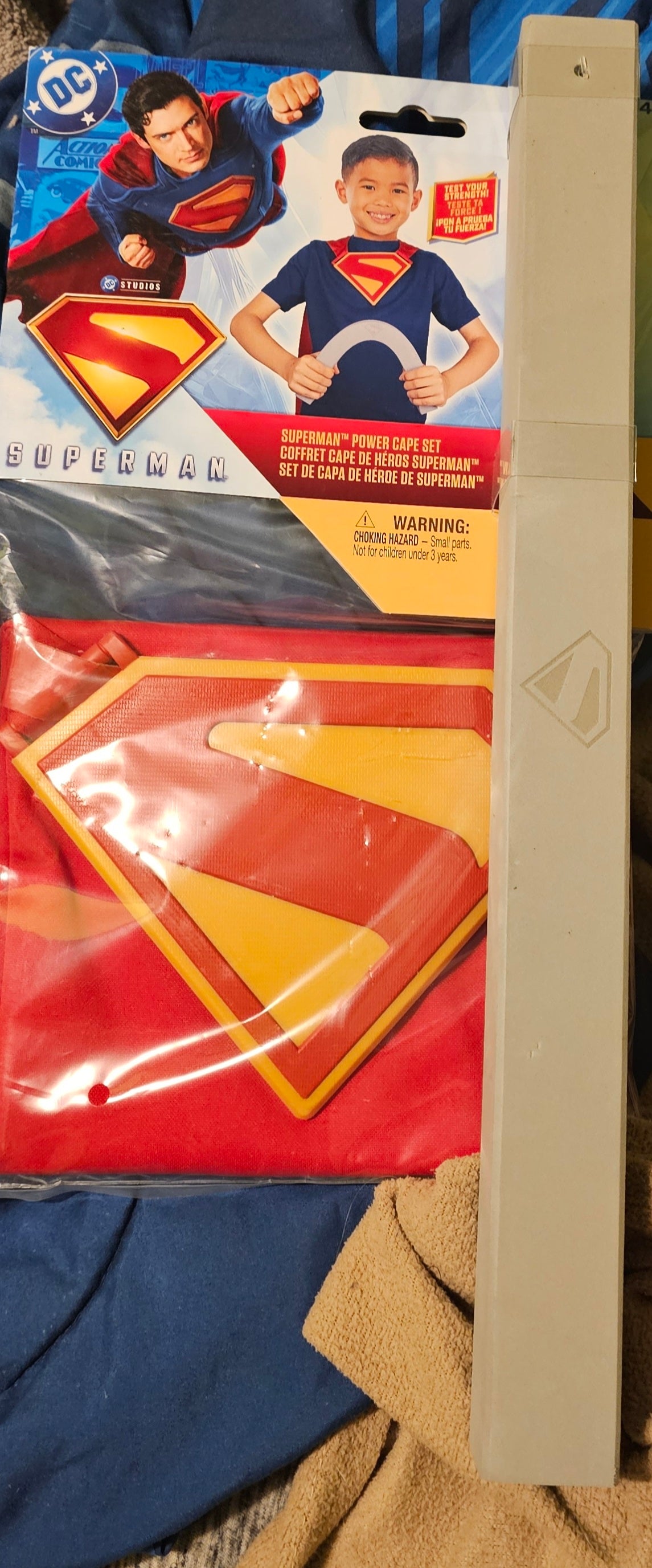 DC Superman Power Cape Set with Strength Test Bar – Kids Roleplay – Spin Master