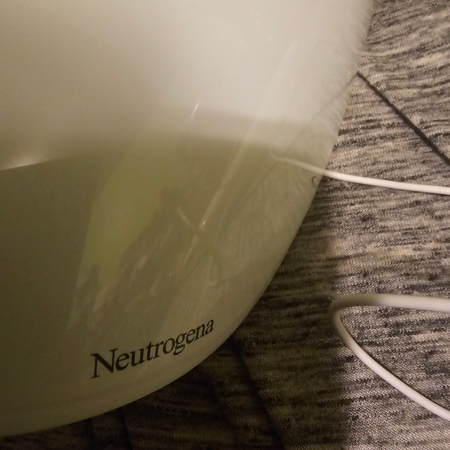 Neutrogena Light Therapy Acne Mask