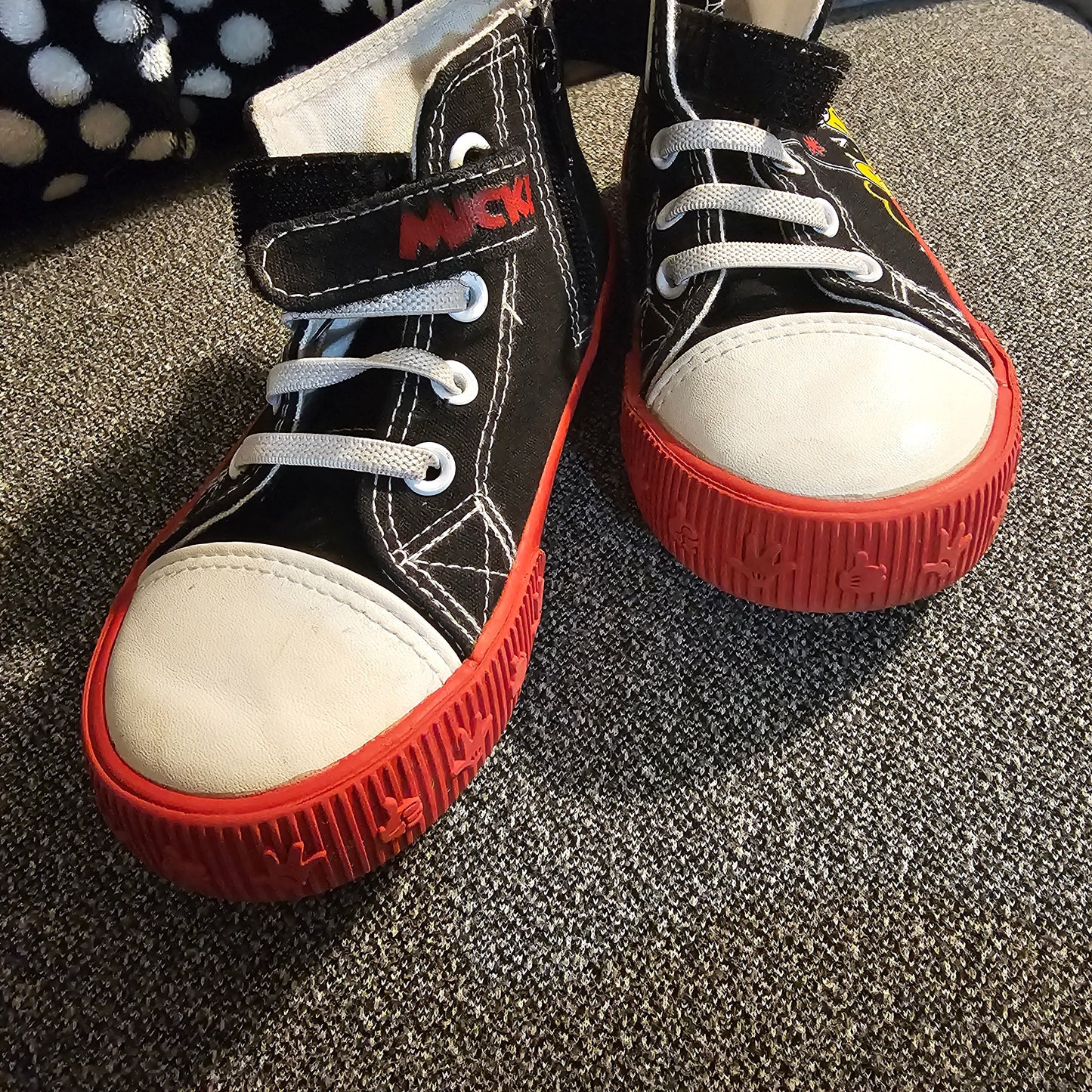 Disney Junior Mickey Mouse & Pluto Toddler High Top Sneakers