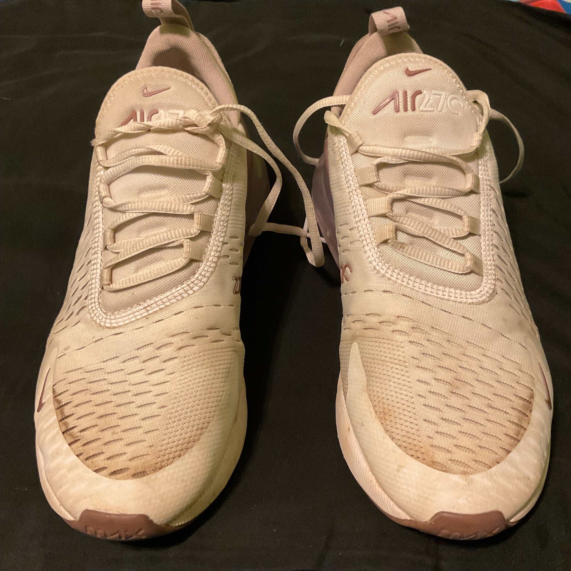 Pre-owned women's Nike Air Max 270 sneakers in size 10 with light wear and fair condition.