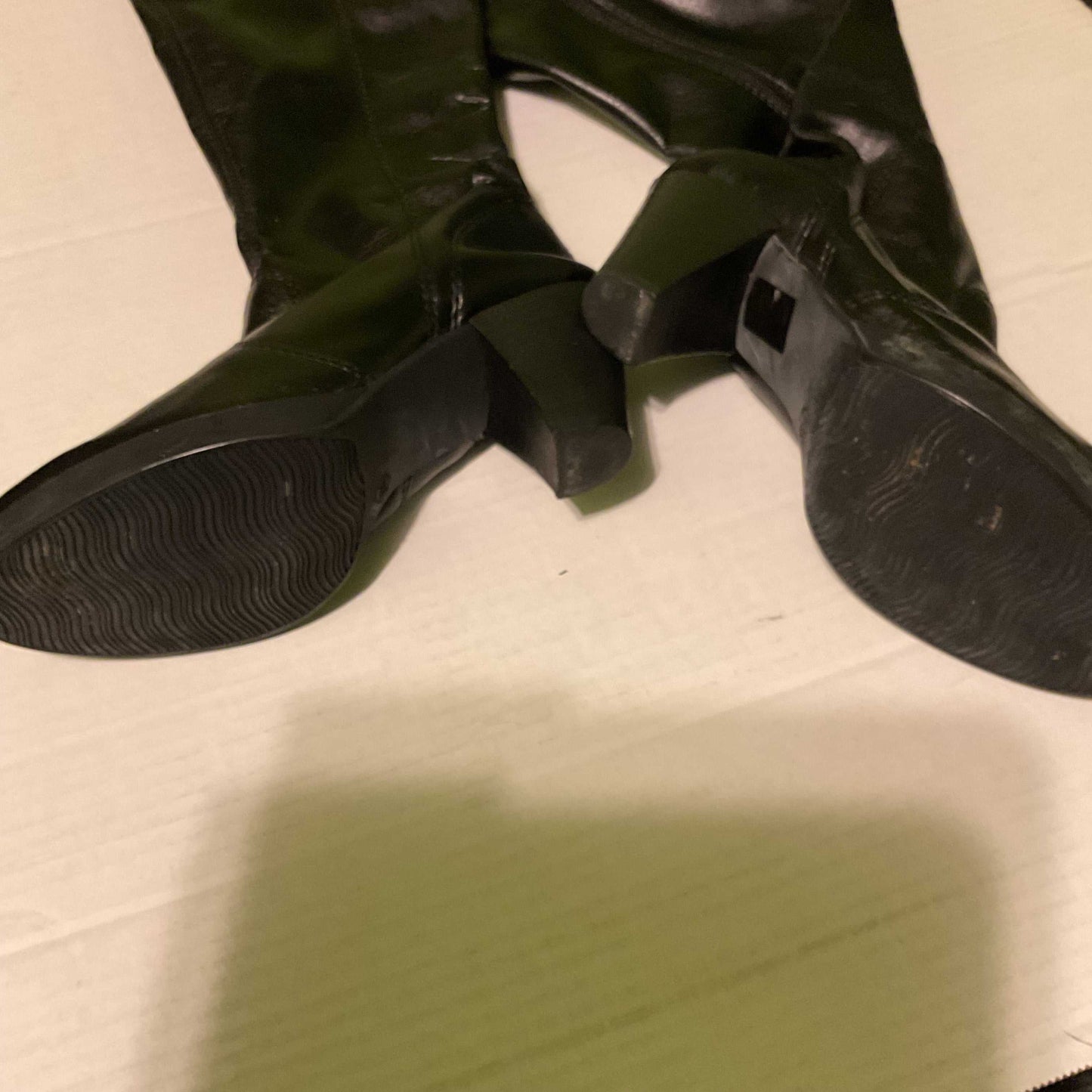 Women’s boots size 6