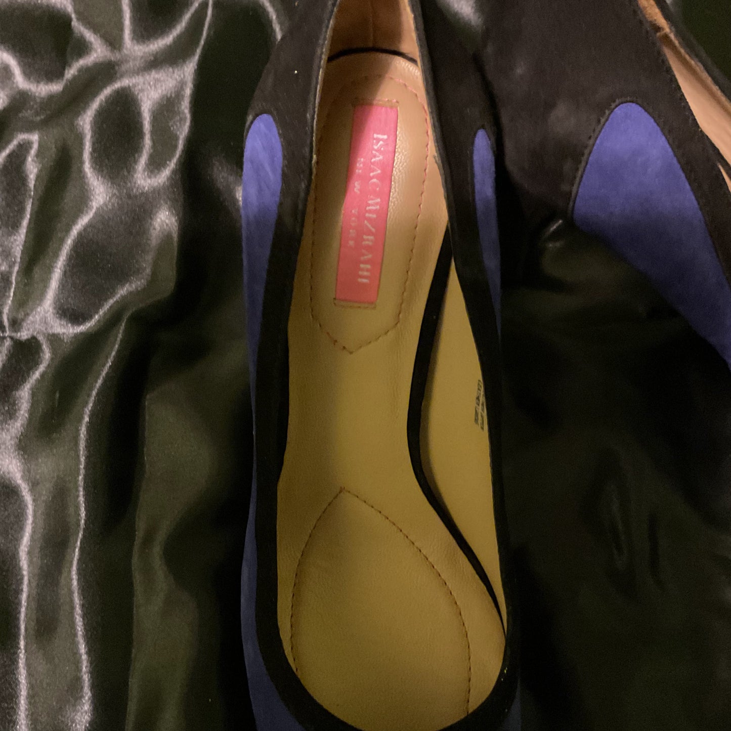 ISAAC MIZRAHI Leah Bow Front Suede Classic Pumps ColorblockSize 9.5