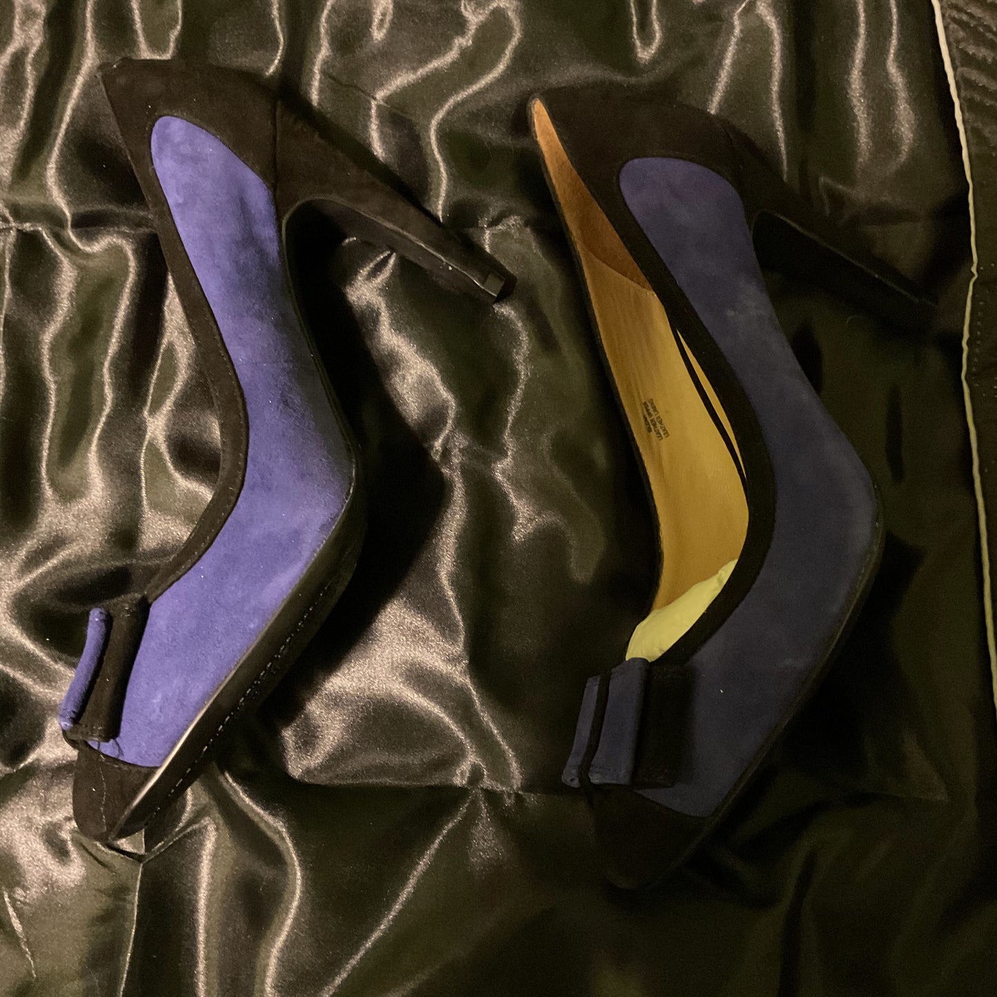 ISAAC MIZRAHI Leah Bow Front Suede Classic Pumps ColorblockSize 9.5