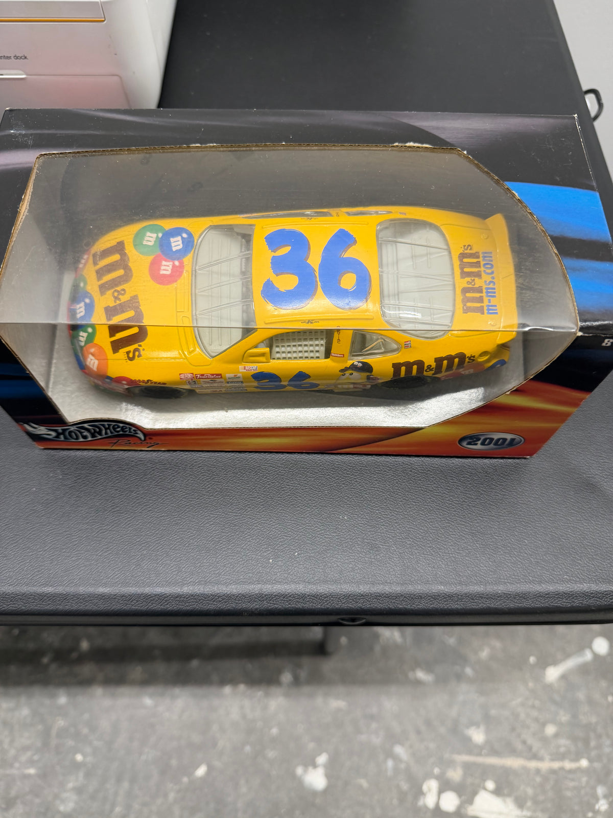 Hot Wheels Racing 2001 NASCAR #36 M&M's Yellow 1:24 Scale Die-Cast Car 50770 NIB