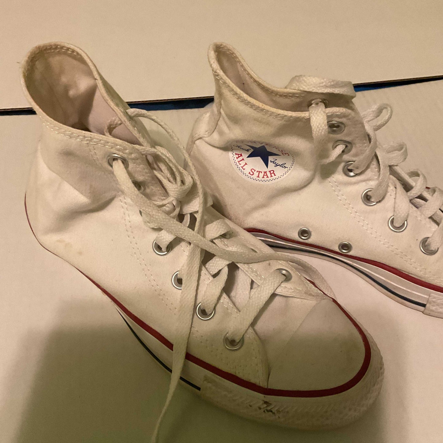 Converse Chuck Taylor All Star High Classic White. Men 6 Women 8