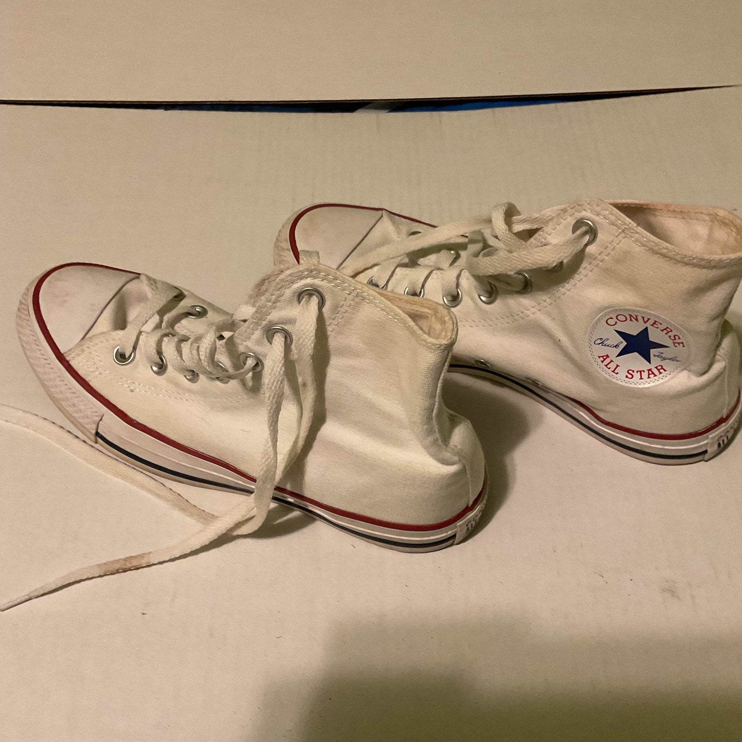 Converse Chuck Taylor All Star High Classic White. Men 6 Women 8