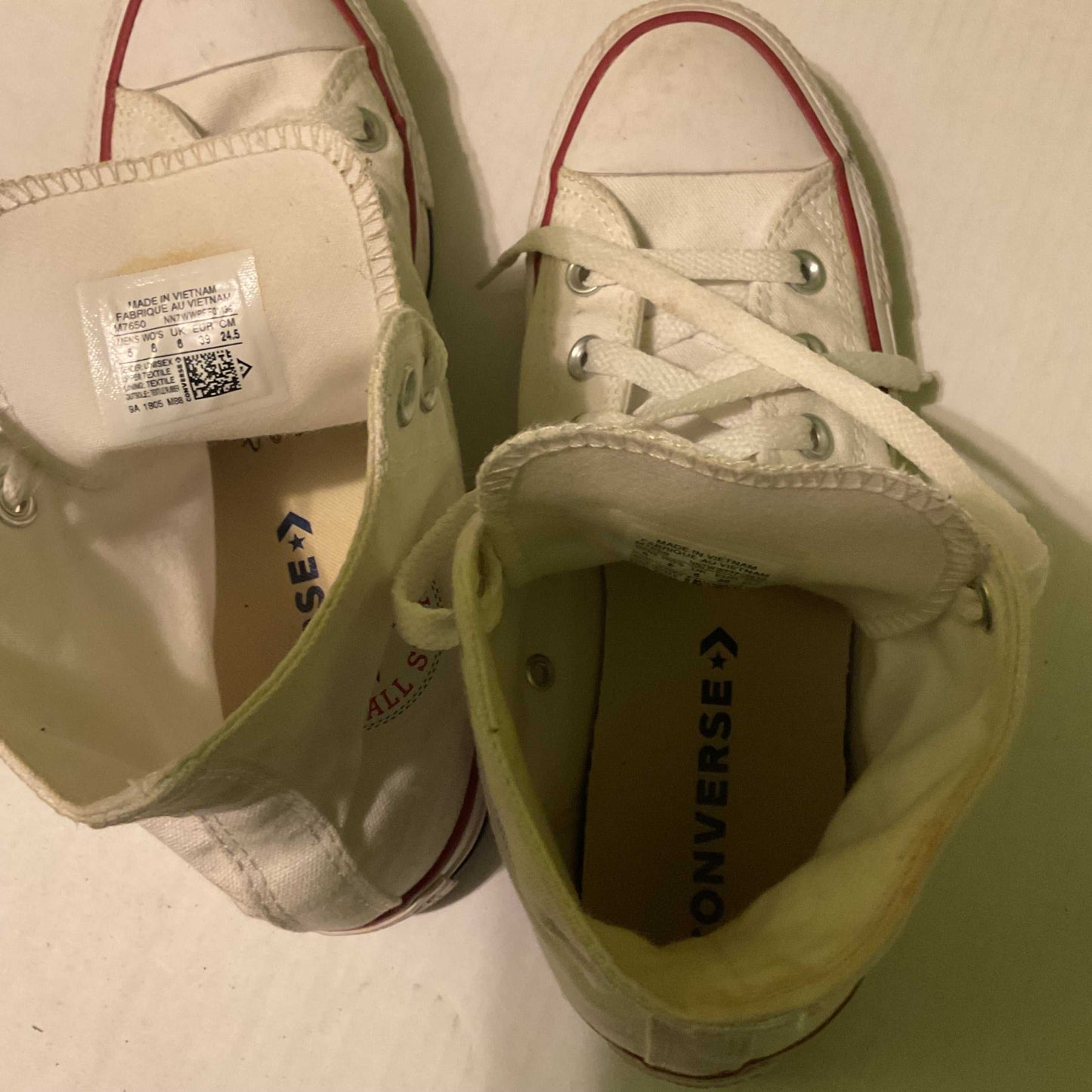 Converse Chuck Taylor All Star High Classic White. Men 6 Women 8