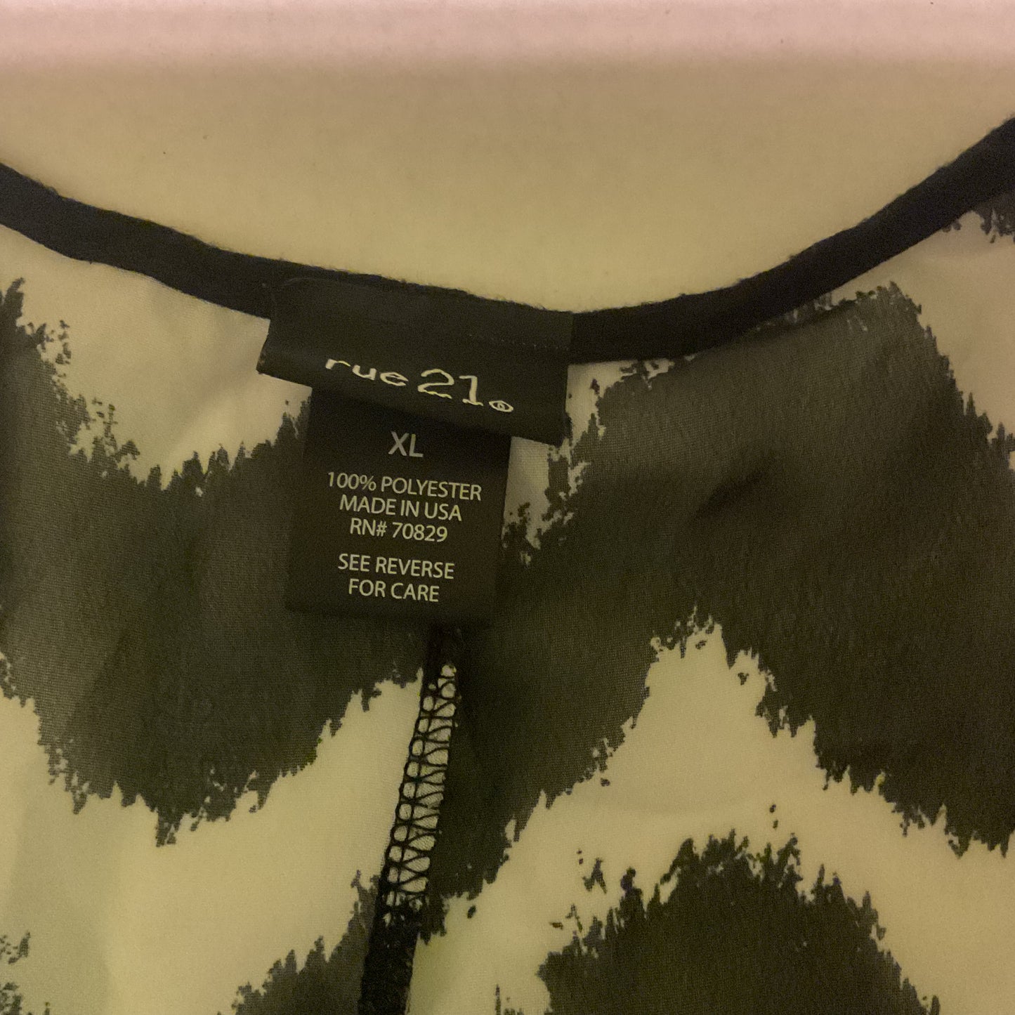Rue 21 Sheer Light Weight Top Blouse size XL