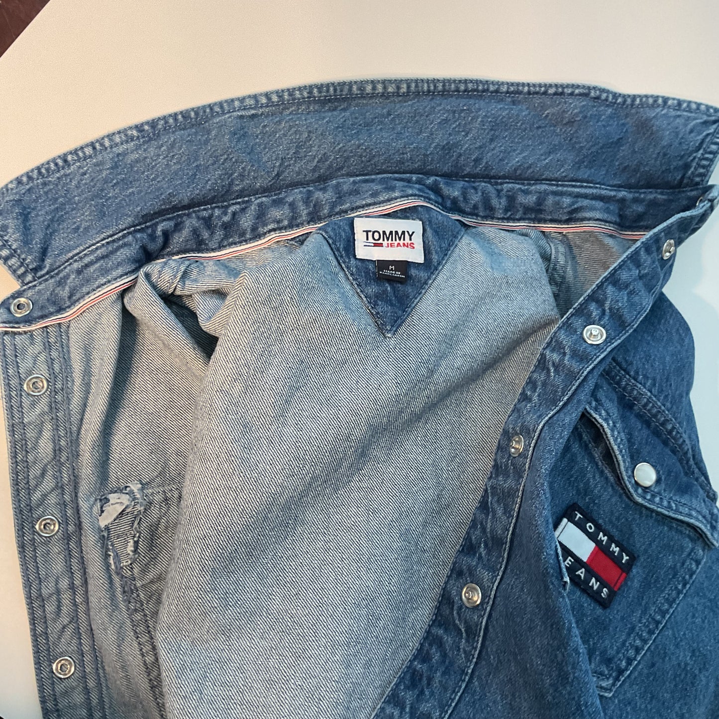 Tommy Jeans Girls’ Medium Denim Jacket Youth 10–12 Snap Button Logo Vintage Style