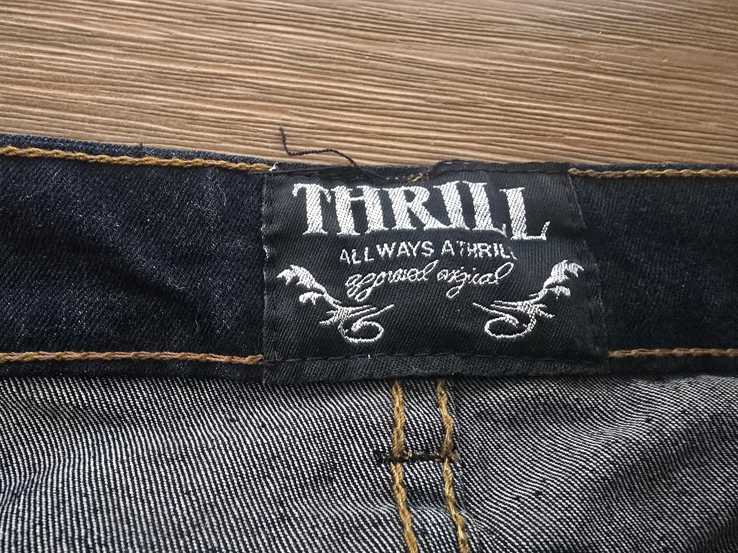 Thrill Women’s‎ Rhinestone Embellished Capri Jeans – Size 14, Dark Wash Denim(2)