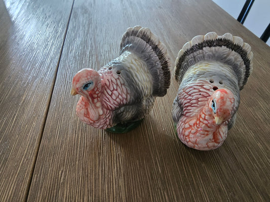 Vintage Turkey Salt & Pepper Shakers – Rose Garden Designs Taiwan Ceramic Thanksgiving Decor