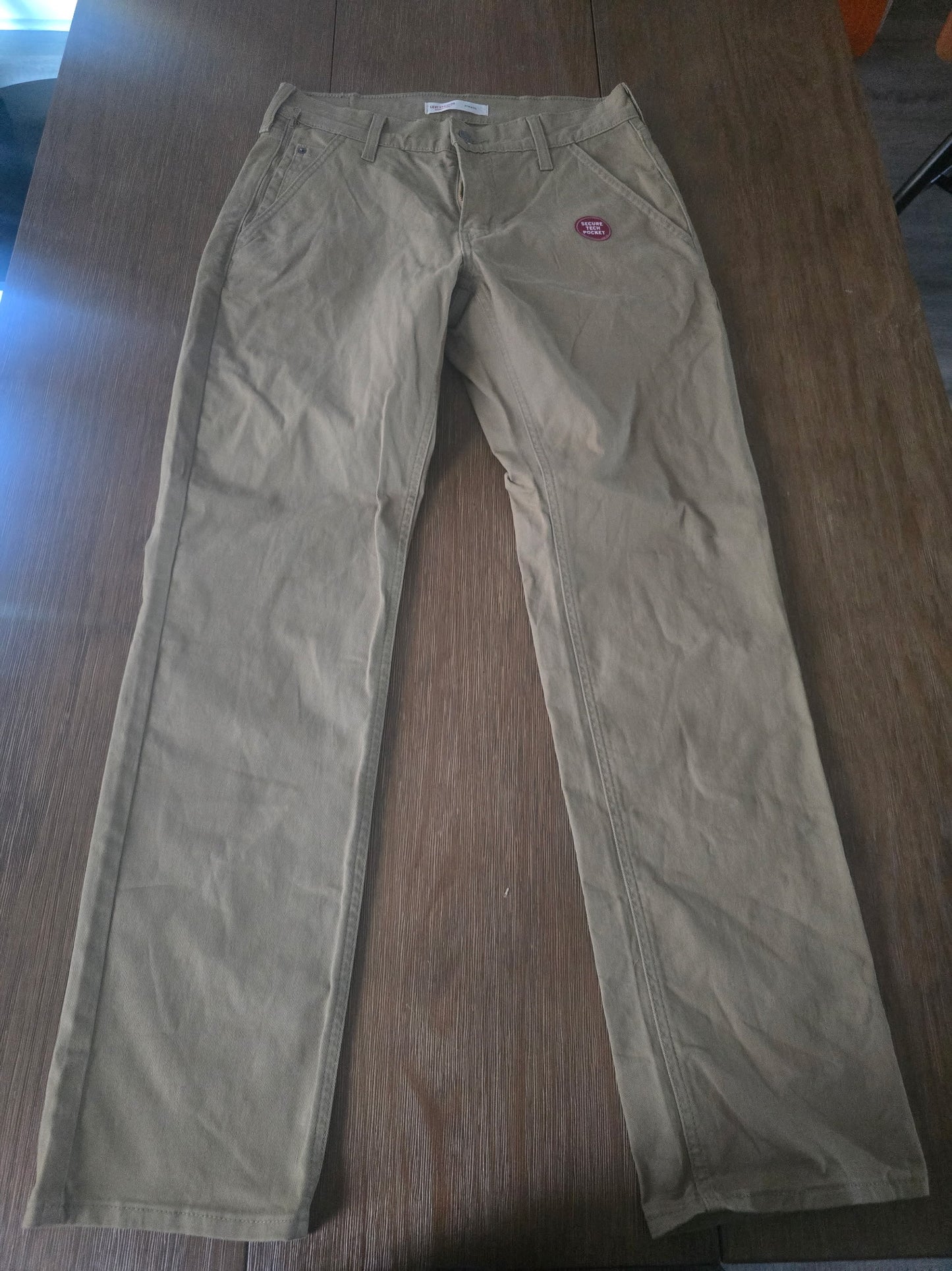 Levi Strauss Signature Men’s Athletic Fit Khaki Pants Secure Tech Pocket 42x30