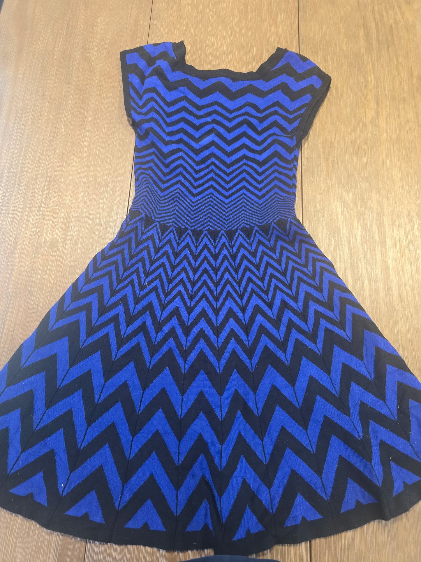 Candie’s Chevron Fit & Flare Dress – Women’s Small