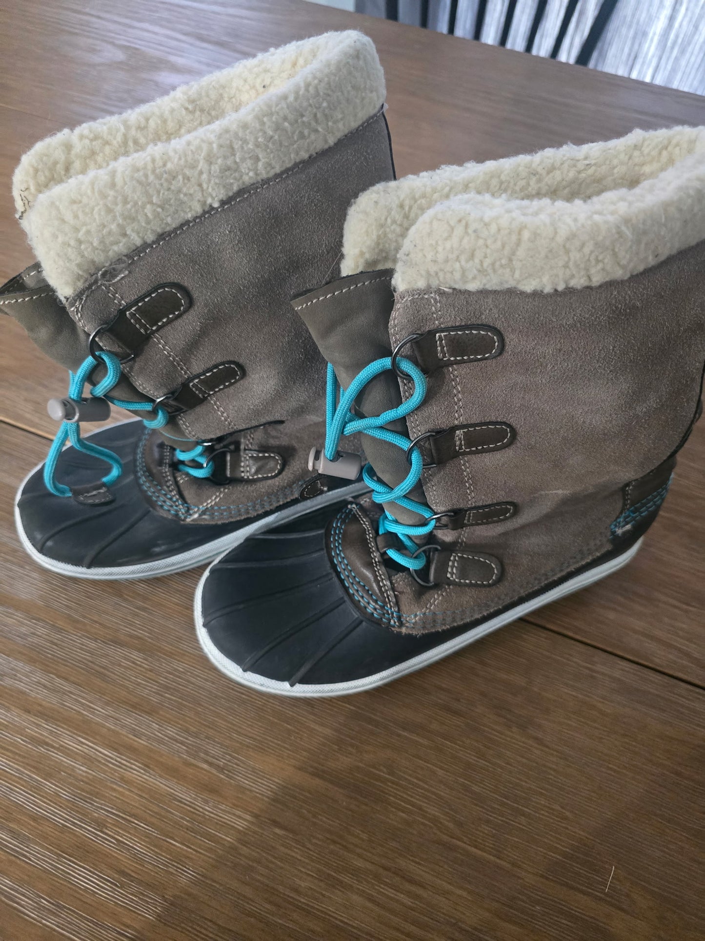 Kids Thermolite Winter Snow Boots – Brown/Blue Laces – Faux Fur Lining