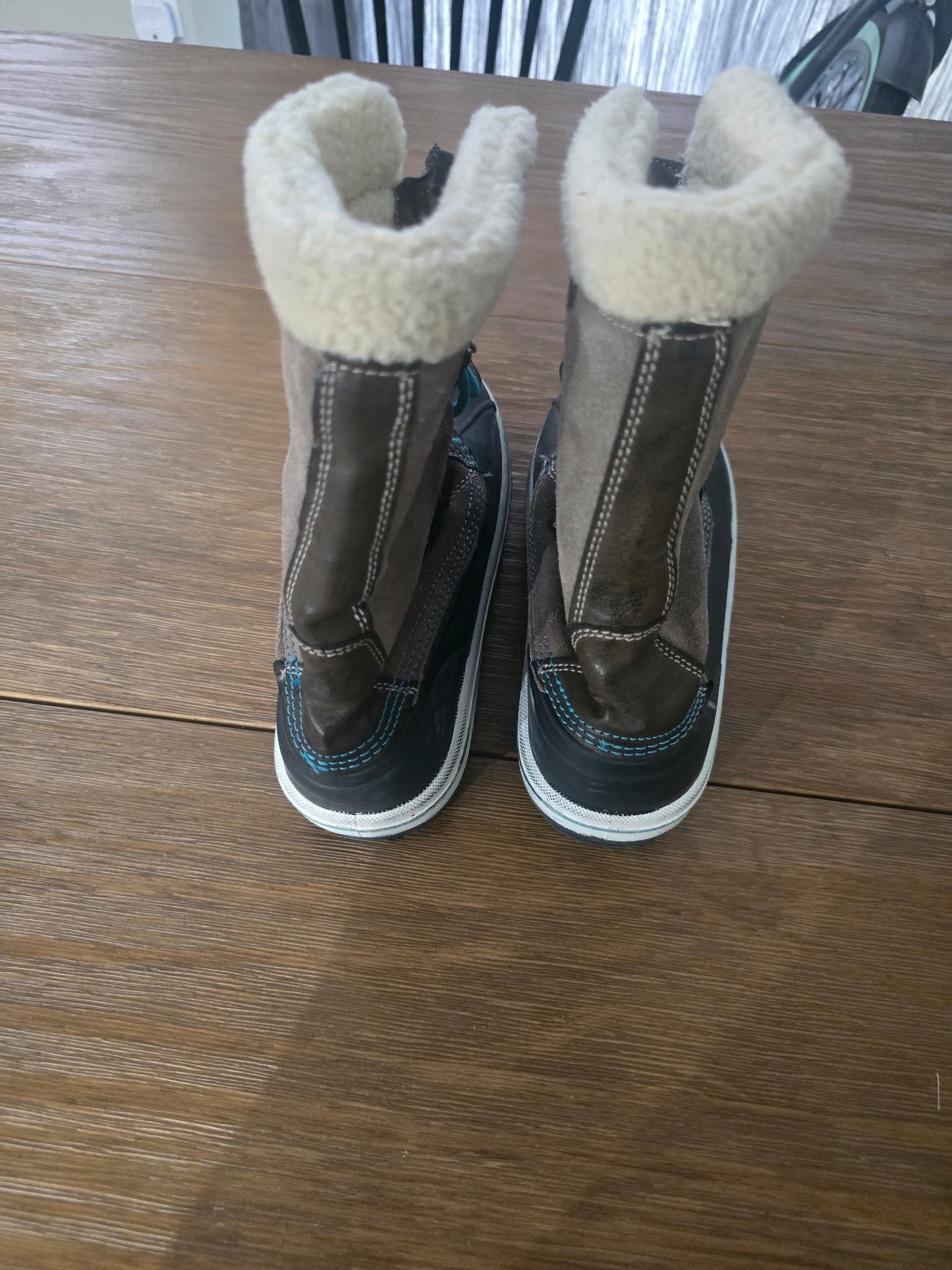 Kids Thermolite Winter Snow Boots – Brown/Blue Laces – Faux Fur Lining