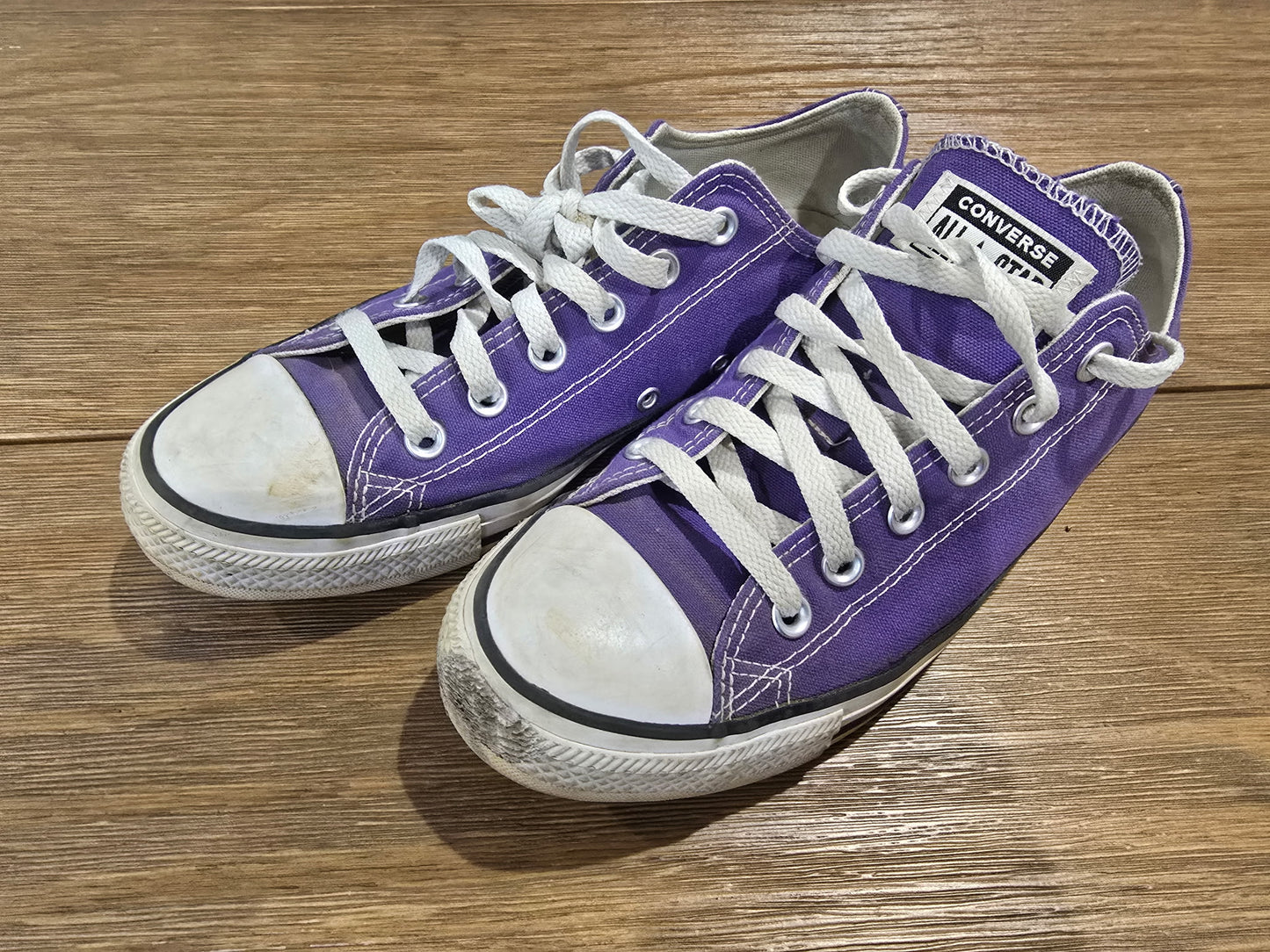 Converse All Star Purple Low Top Sneakers Men’s 7.5 / Women’s 9.5