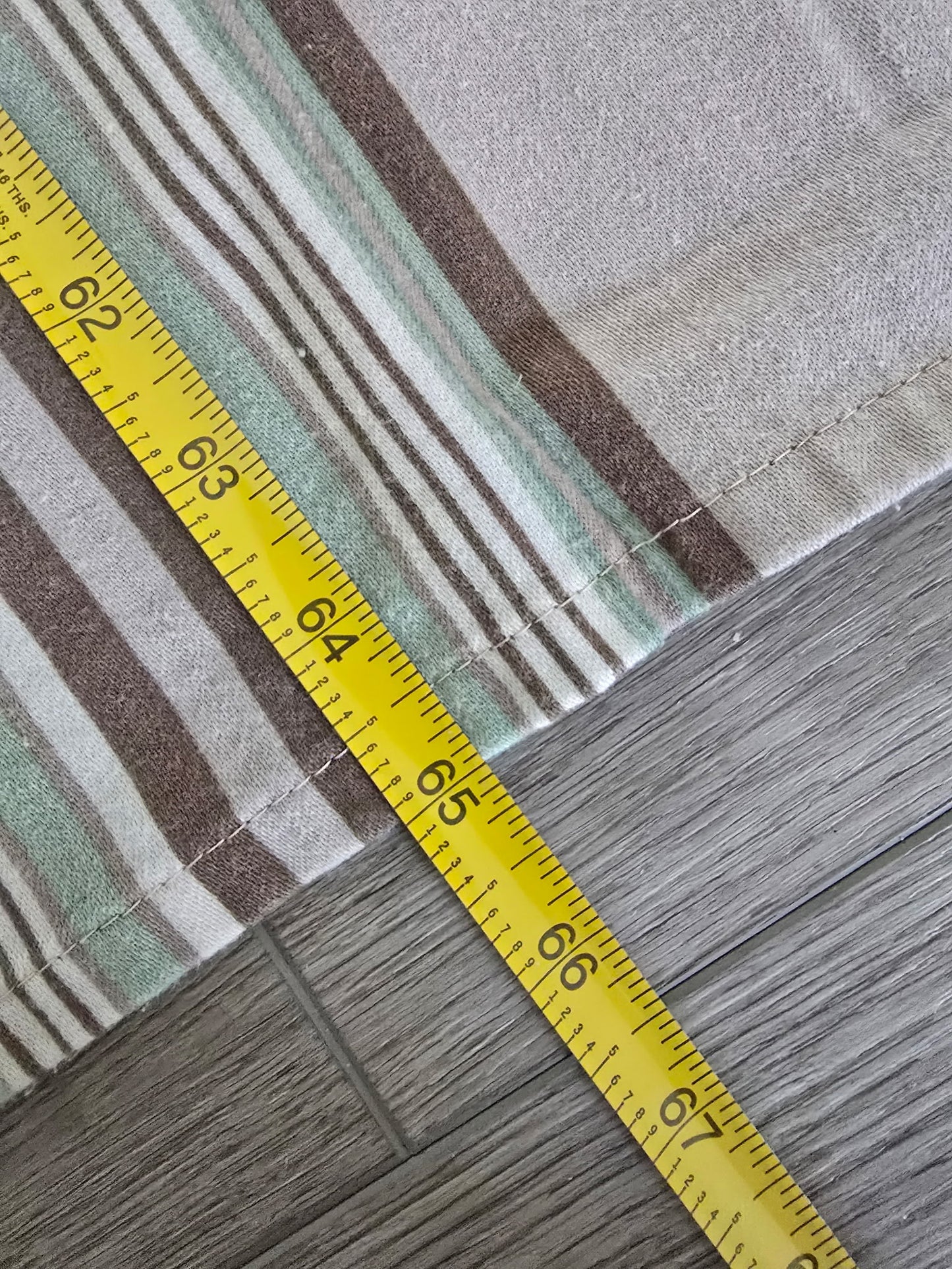 Striped Curtain Panel – Pre‑Owned