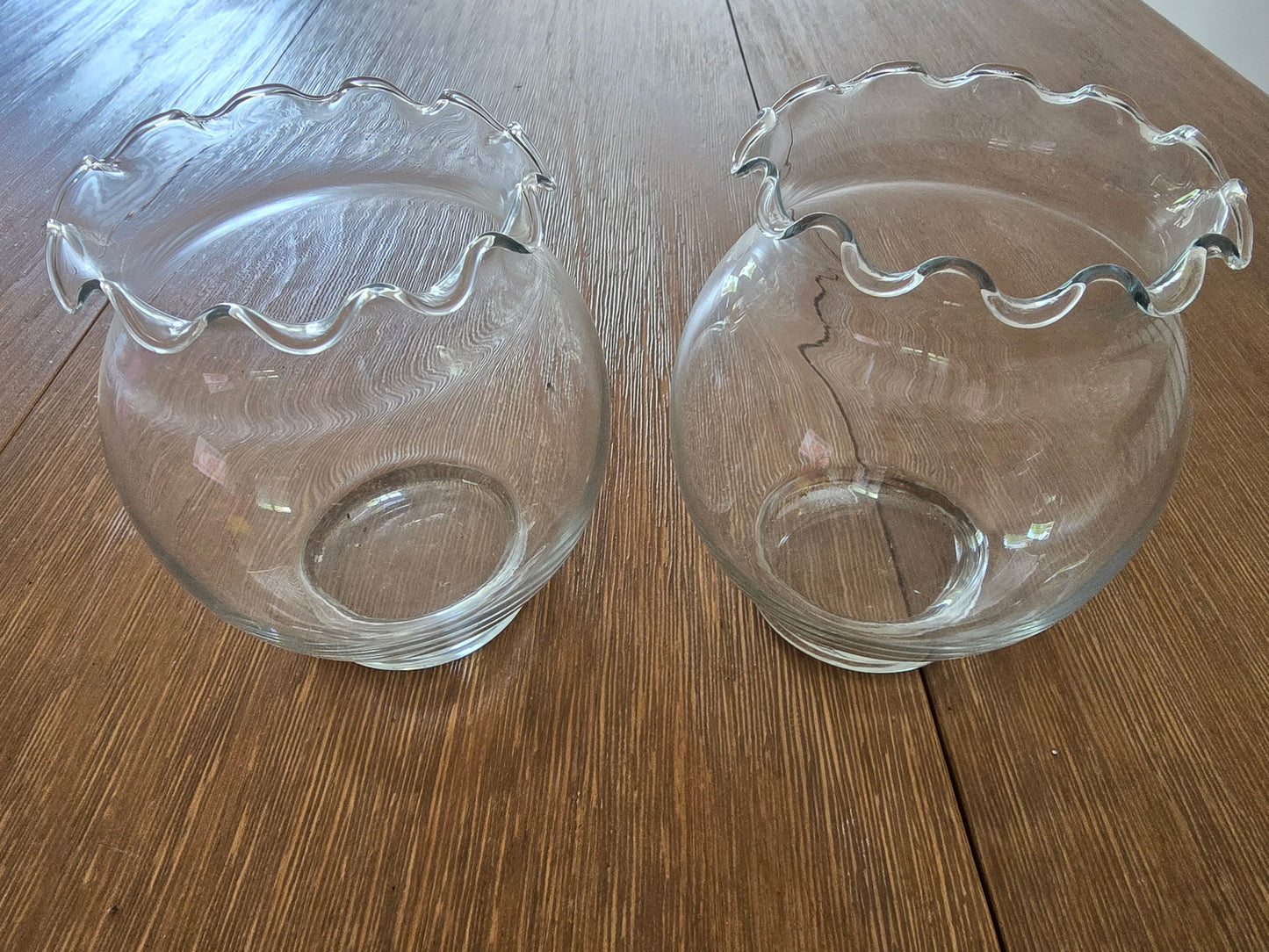 Vintage clear glass ruffled-edge bowls
