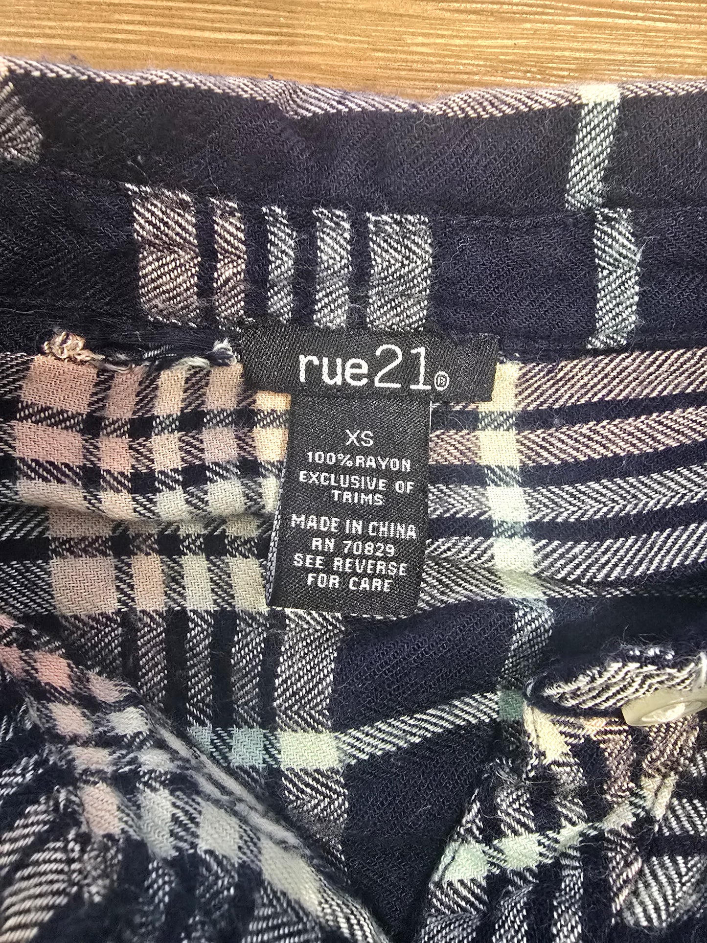 Rue21 Women’s Plaid Flannel Button-Up Shirt XS Navy