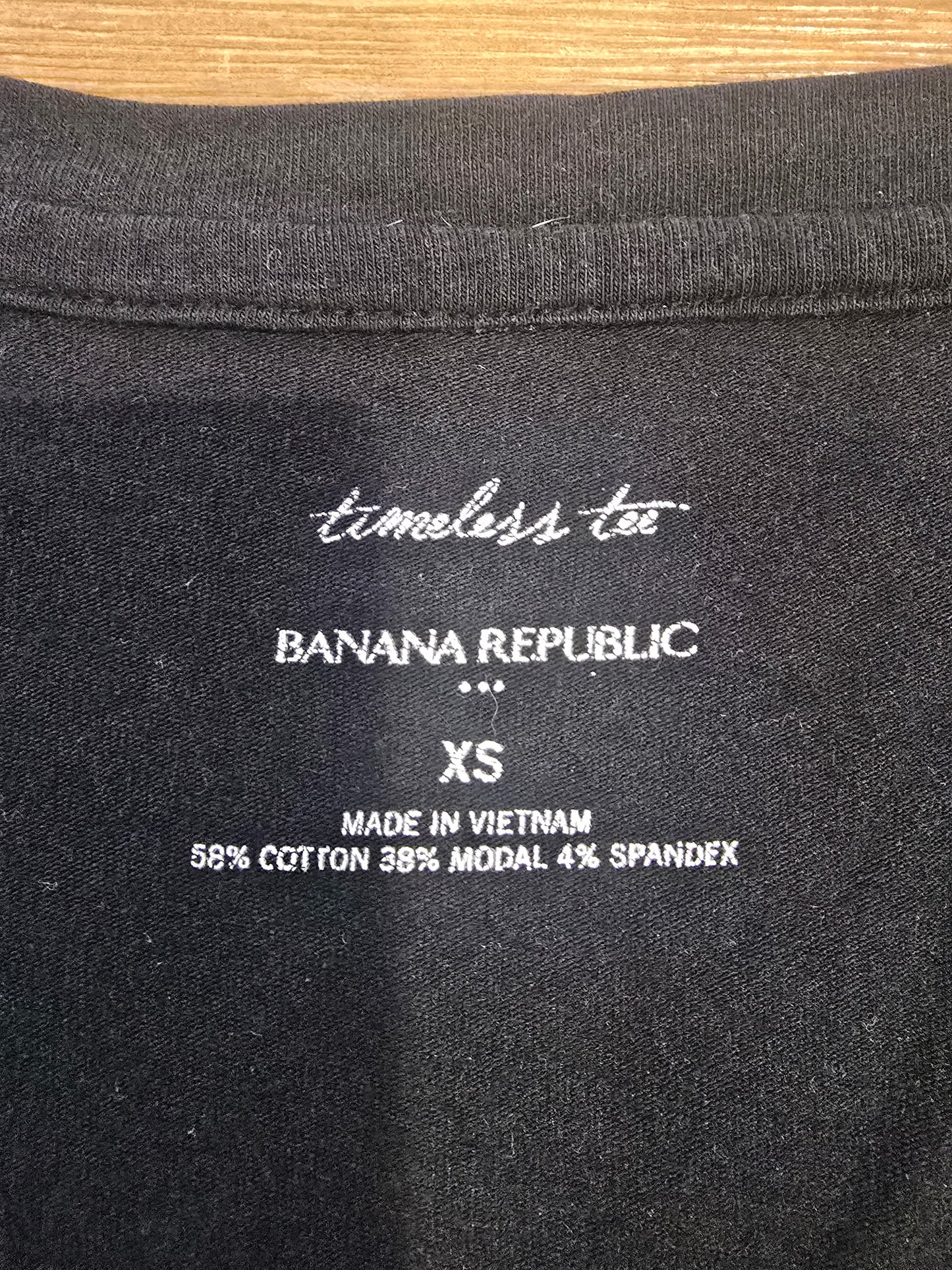 Banana Republic long-sleeve V-neck top XS