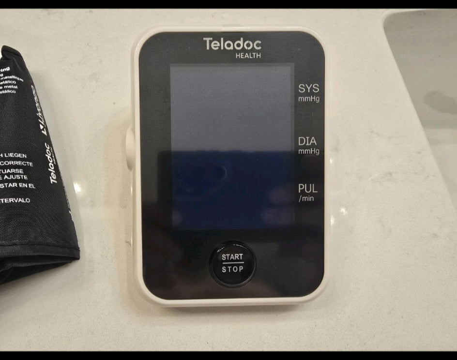 Teladoc Livongo HT945 Connected Blood Pressure Monitor w Cuff Case Batteries