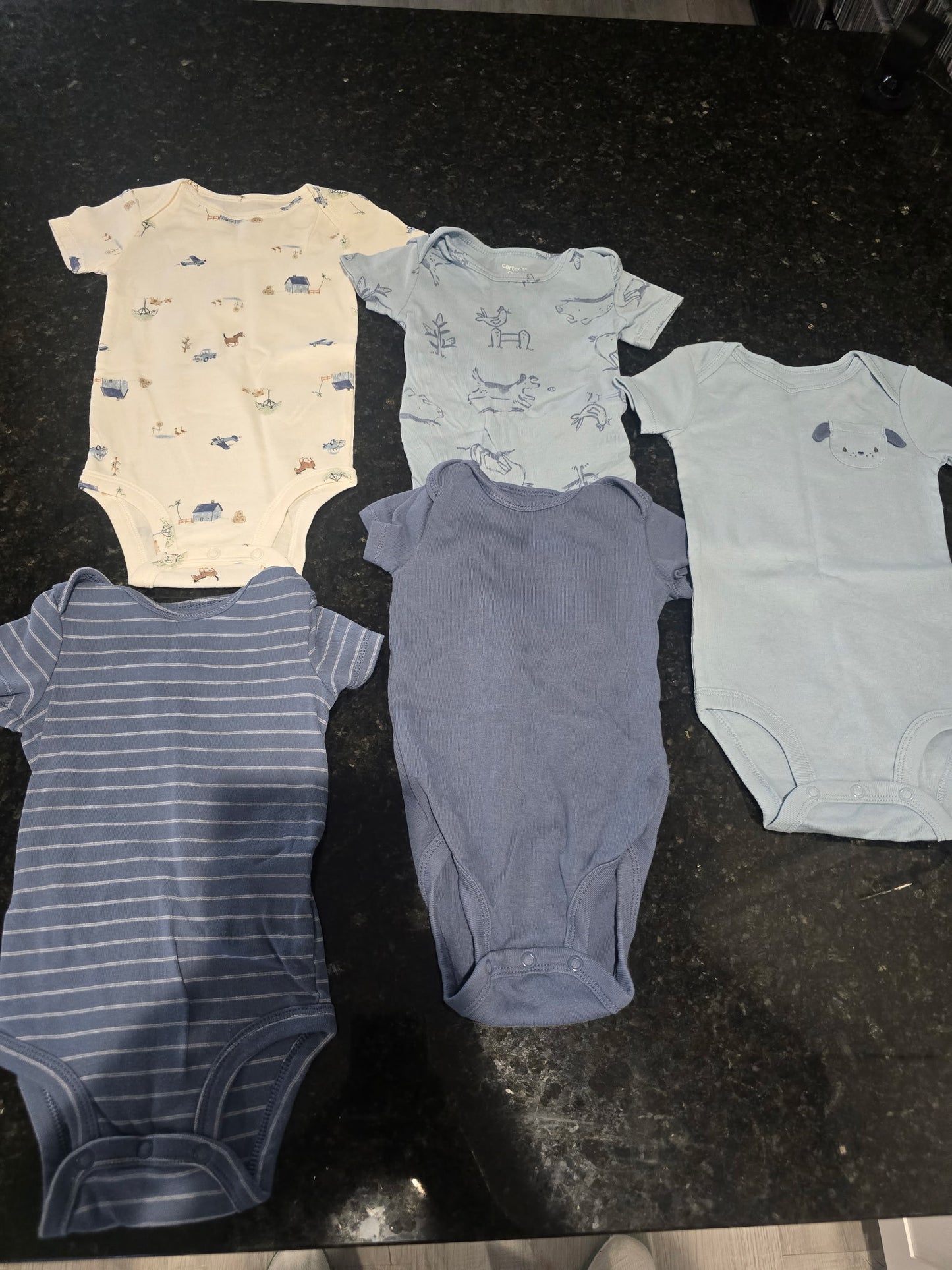 Carter’s Baby Onesie Lot – Mixed Sizes 6–9m & 9m | 8-Pack