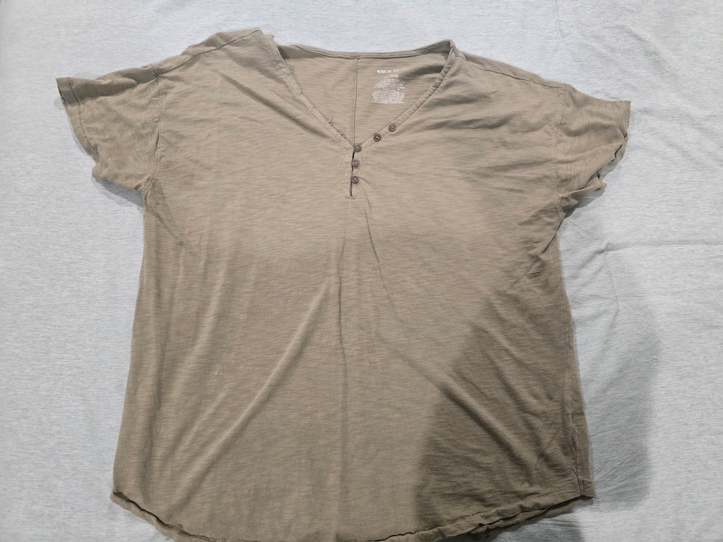 Knox Rose Earthy Khaki Short Sleeve Henley T-Shirt Top Women's Size XL Soft