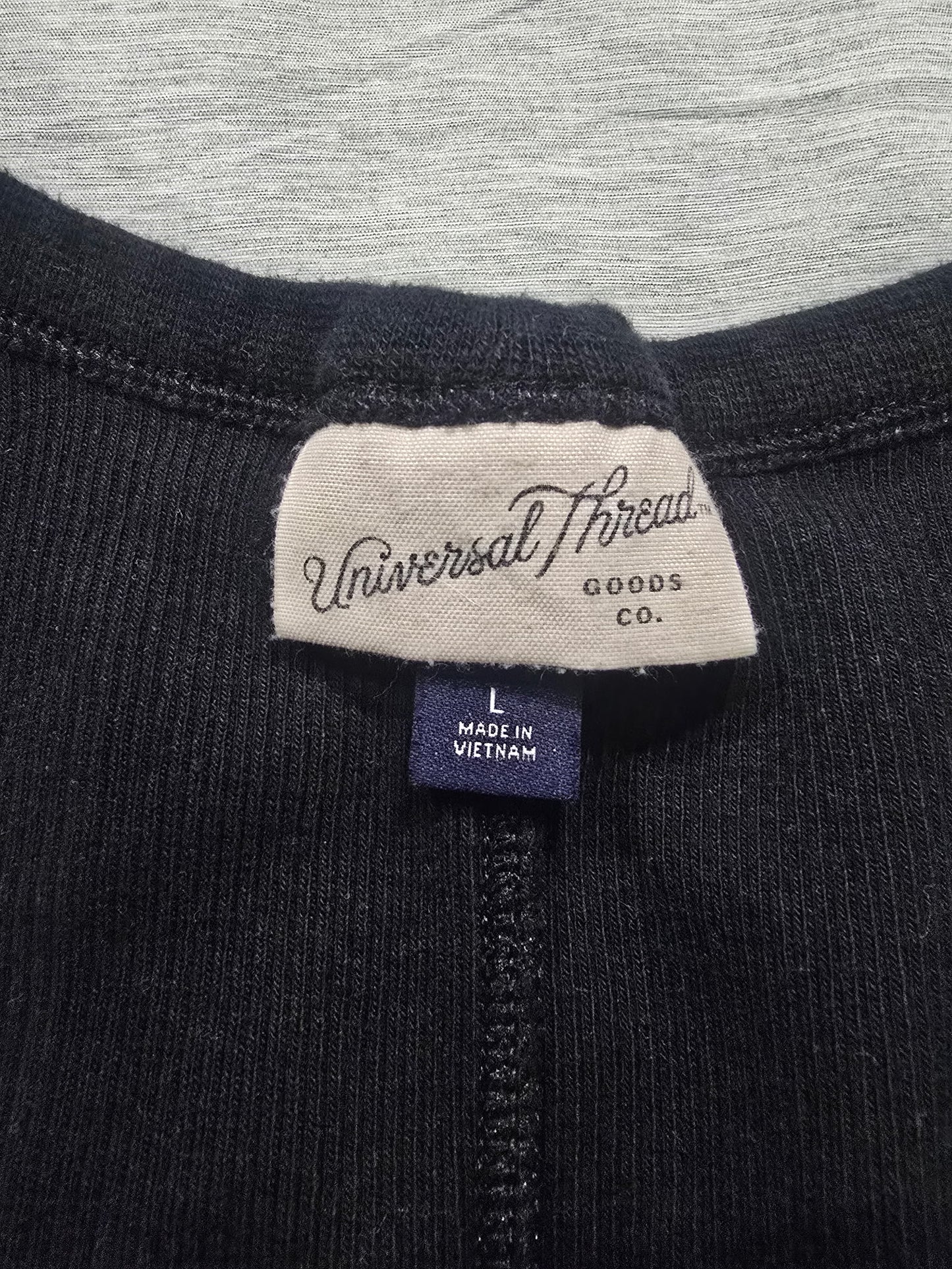 Lot of 3 Universal Thread Tops Size L Black Ribbed Tank & 2 V-Neck Tees Brown Mauve
