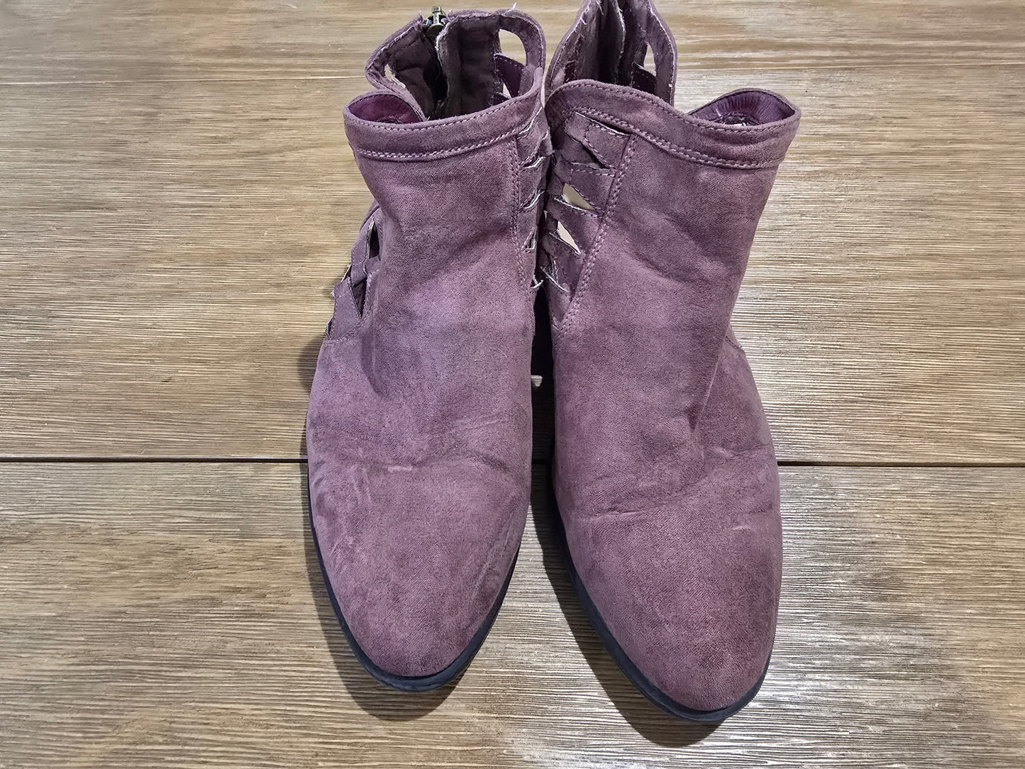 Bamboo Plum Cutout Ankle Booties for Women size 7