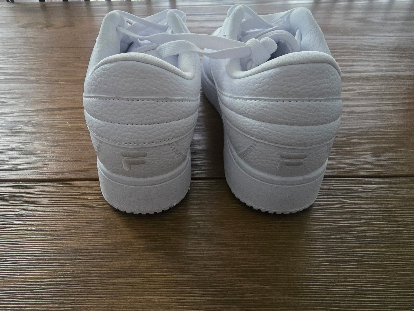 FILA women's A-Low White Leather Sneakers size 9