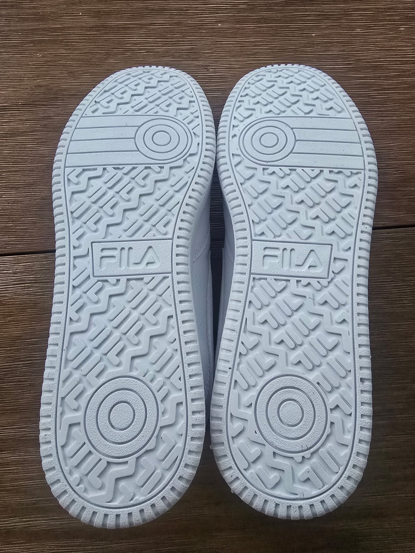 FILA women's A-Low White Leather Sneakers size 9