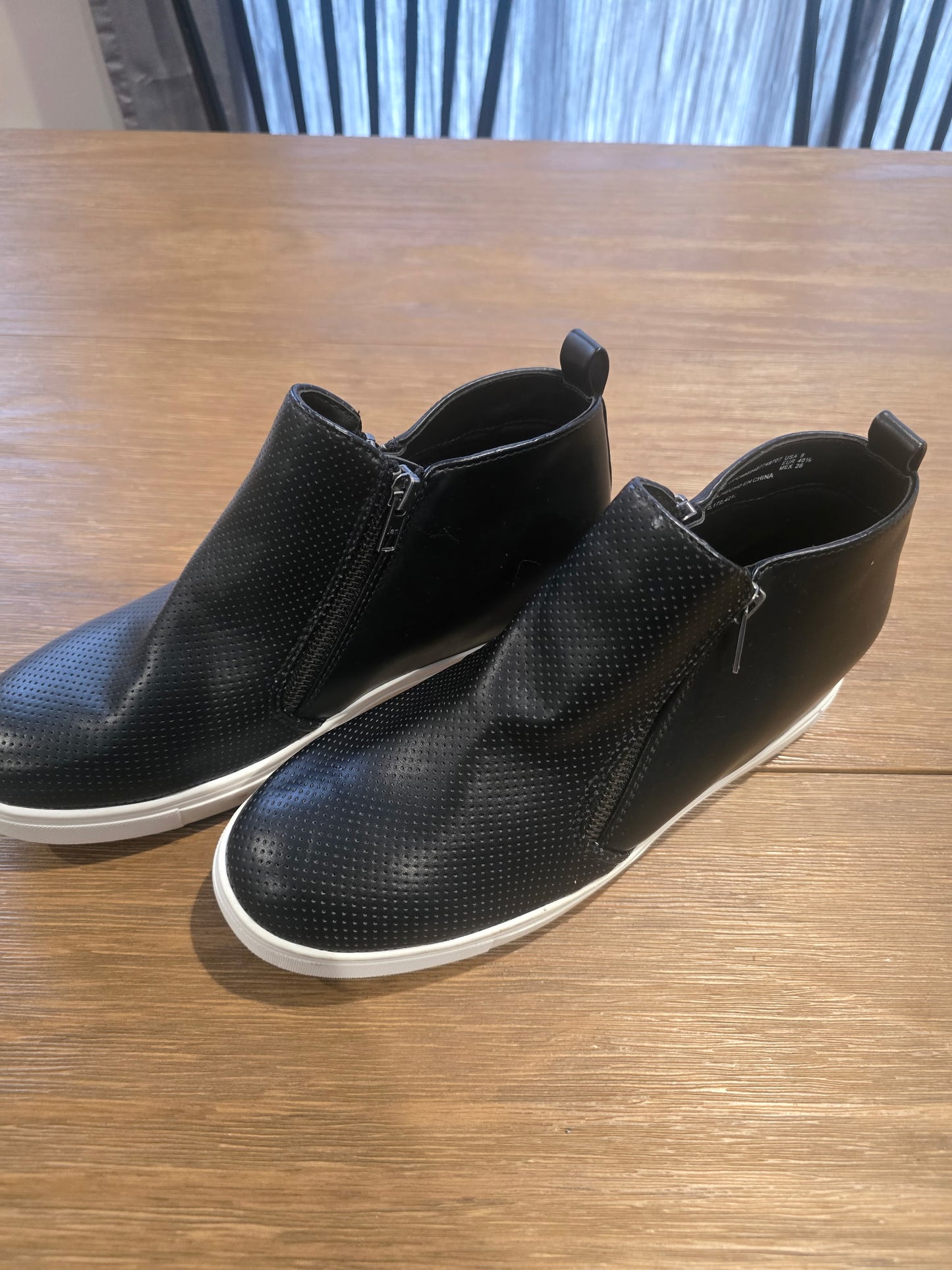 Time and Tru Women's Size 9 Black Perforated Hidden Wedge Sneaker Booties Zipper