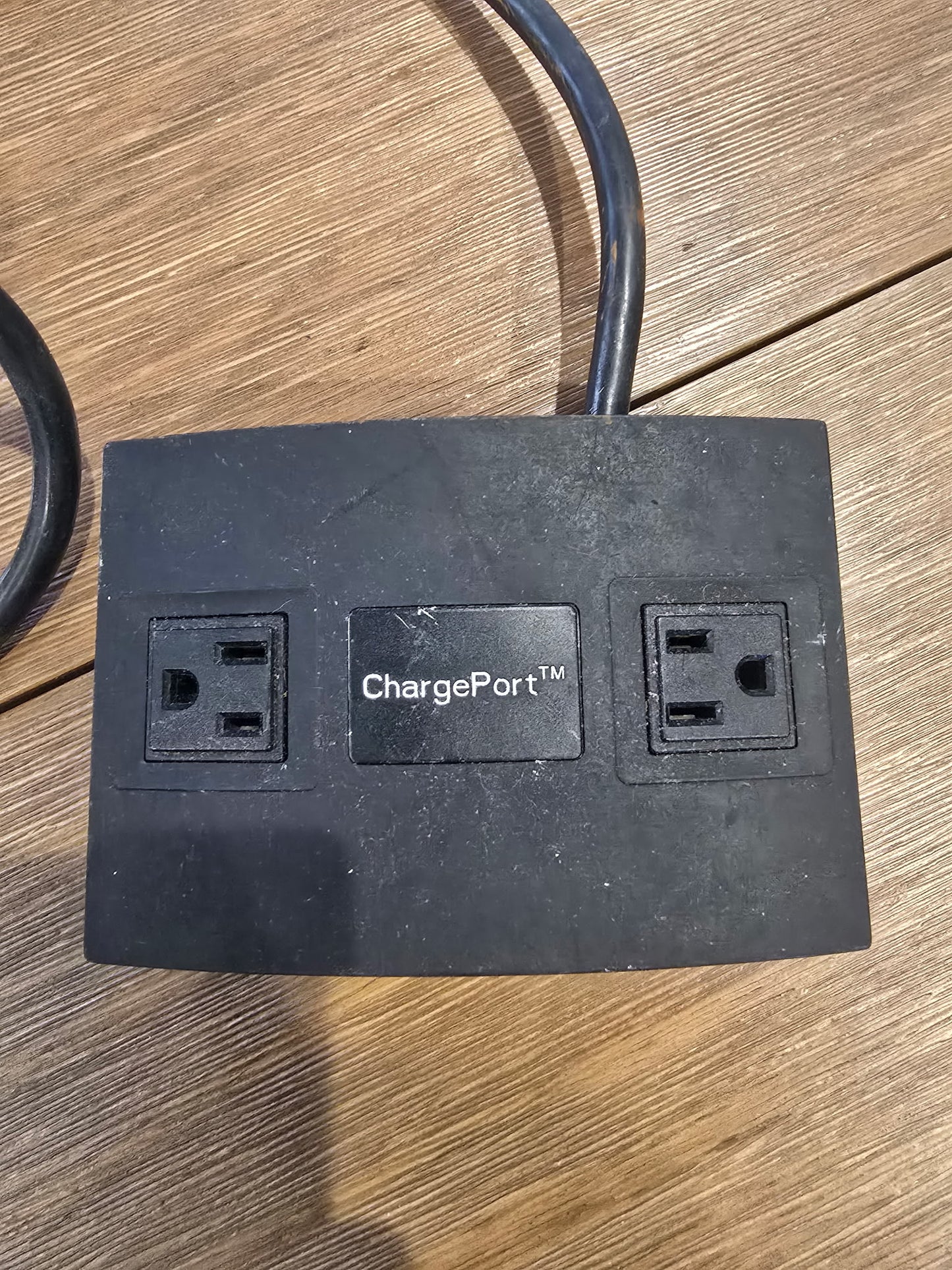 ChargePort Desktop Power Hub Surge Protector 2 AC Outlets 2 USB Ports