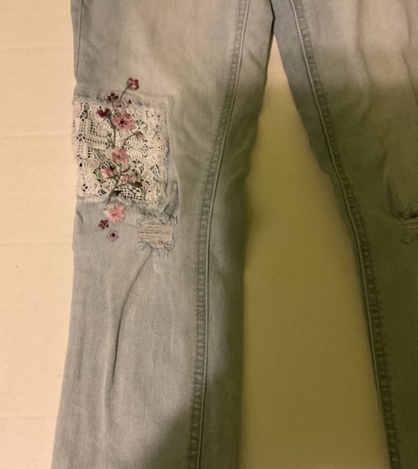SO Girls Jeans Size 10 Light Wash Floral Lace Patch Distressed Knees