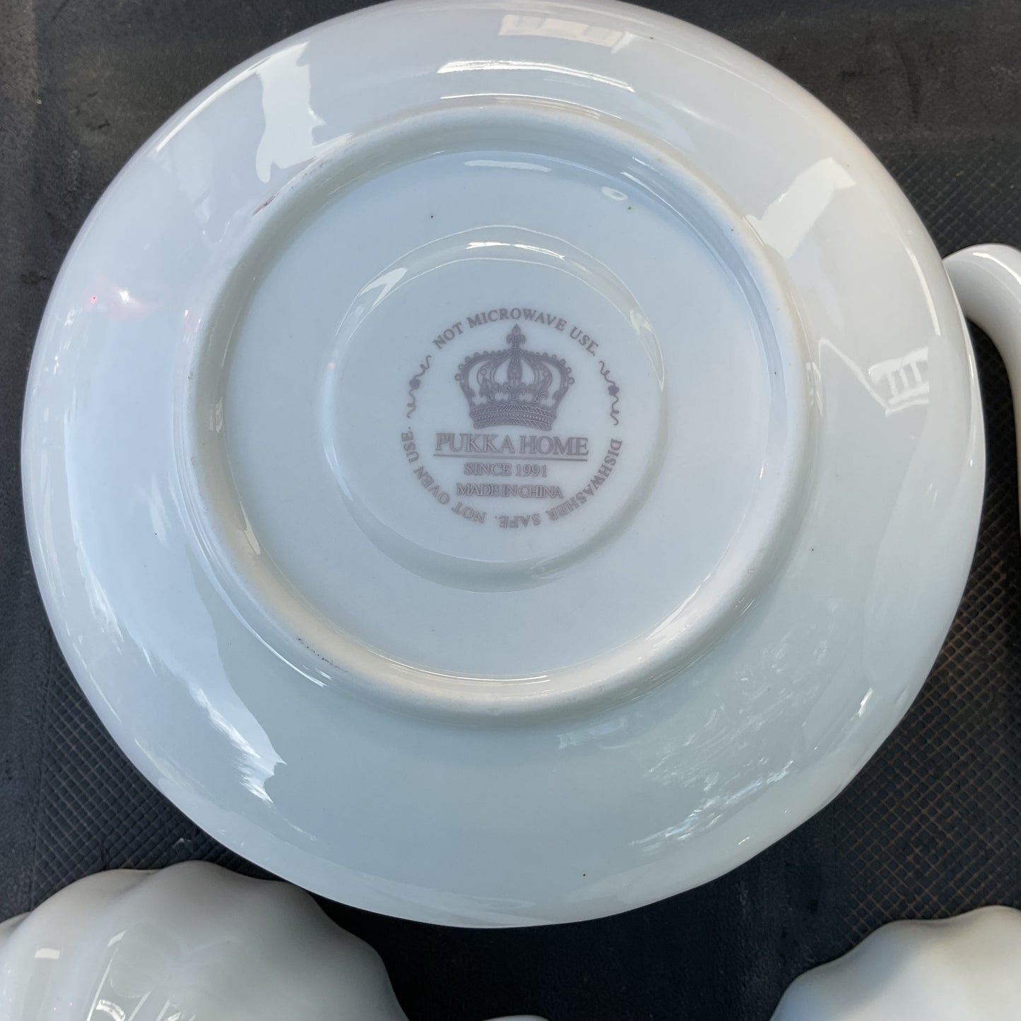 Pukka Home Vintage Porcelain Tea Set – White w/ Gold Trim