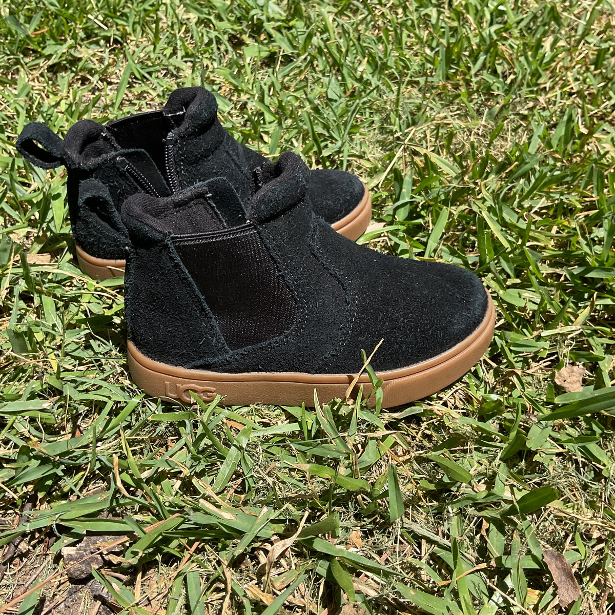 UGG Toddler Black Textured Chelsea Ankle Boots US 8 Side Zip 1112269T