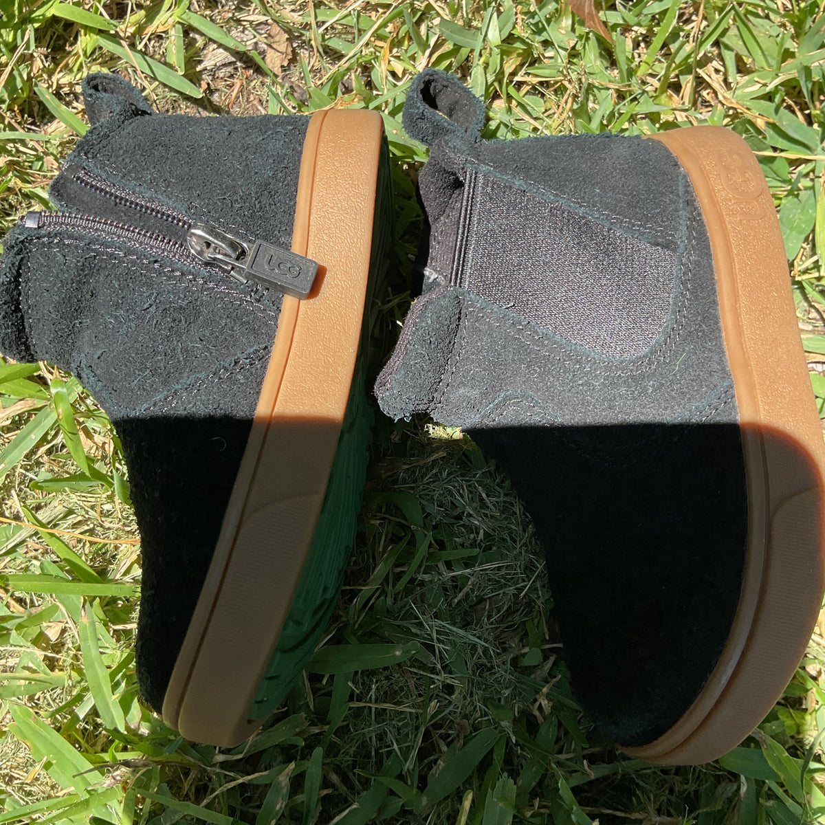 UGG Toddler Black Textured Chelsea Ankle Boots US 8 Side Zip 1112269T