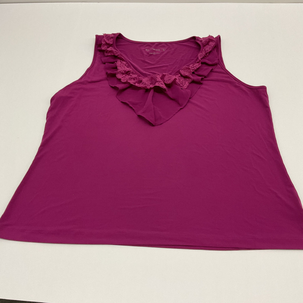 Susan Graver XL Magenta Ruffled Lace V-Neck Sleeveless Top Tank A94239 Xl
