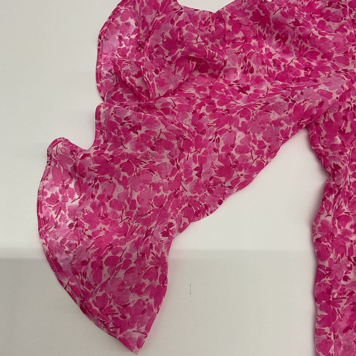 Vince Camuto Floral Pintuck Ruffle-Sleeve Blouse XS